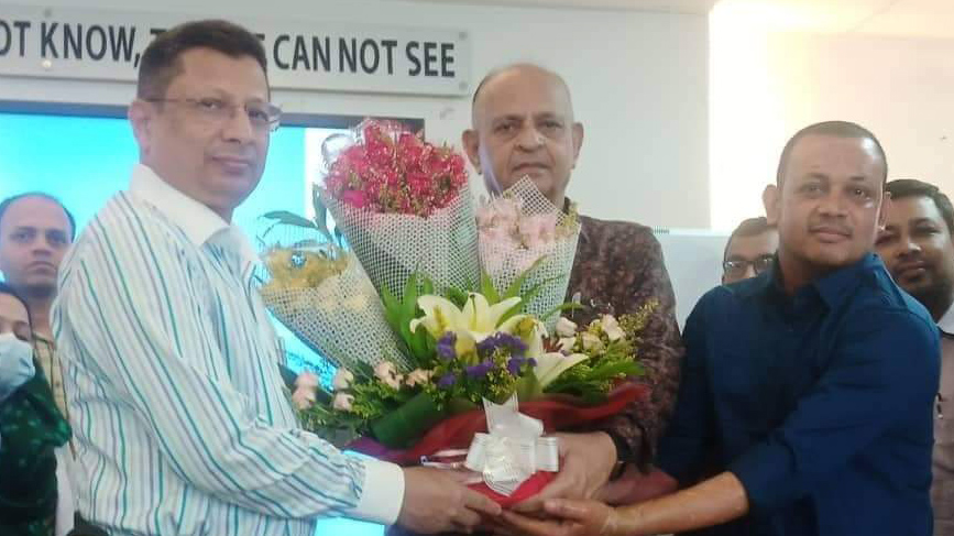 বাড়ি ফিরেছেন রনি