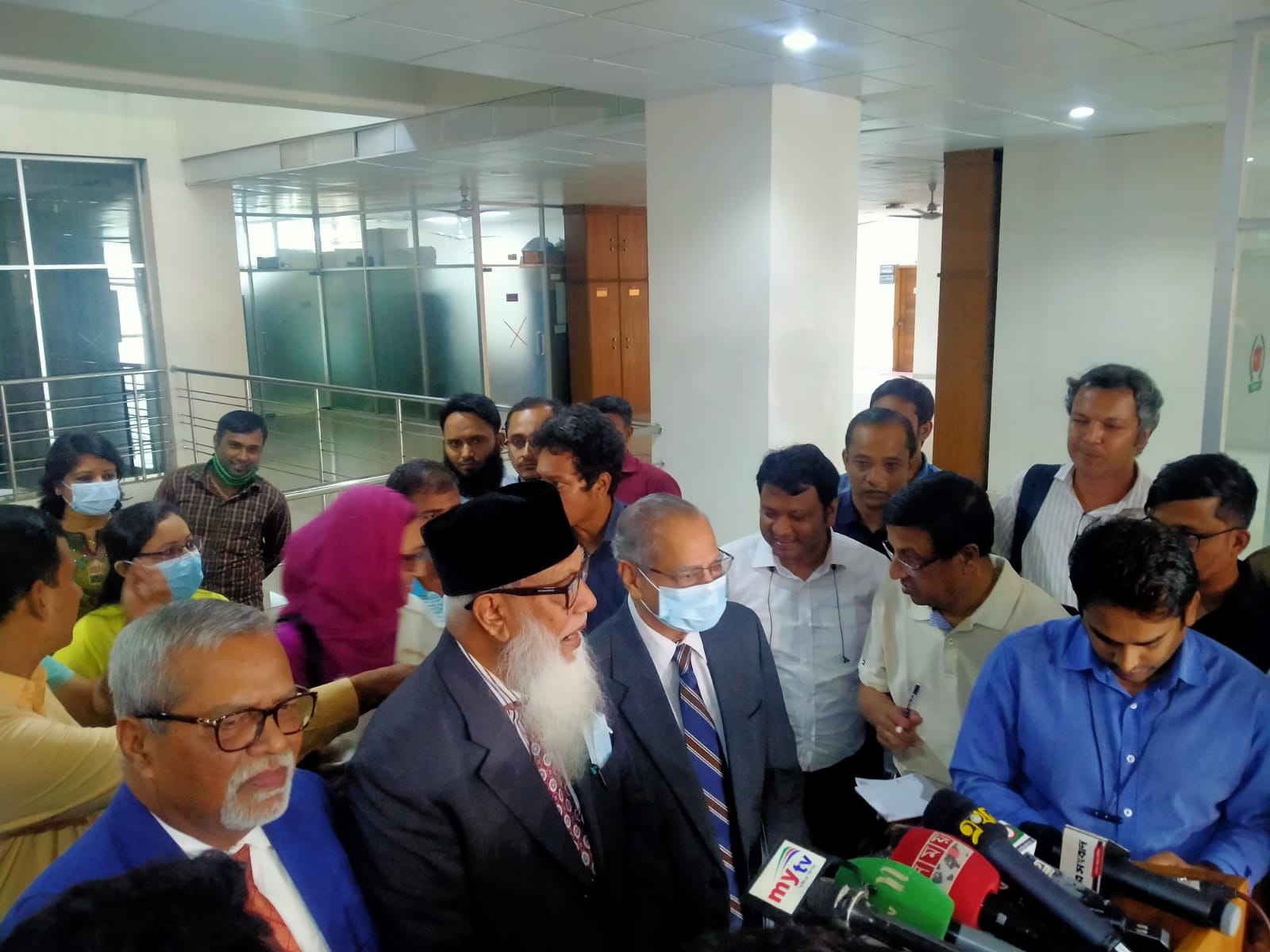 ‘ইসি কর্মকর্তাদের বলেছি, দরকার হলে বার বার নির্বাচন বন্ধ করবেন’