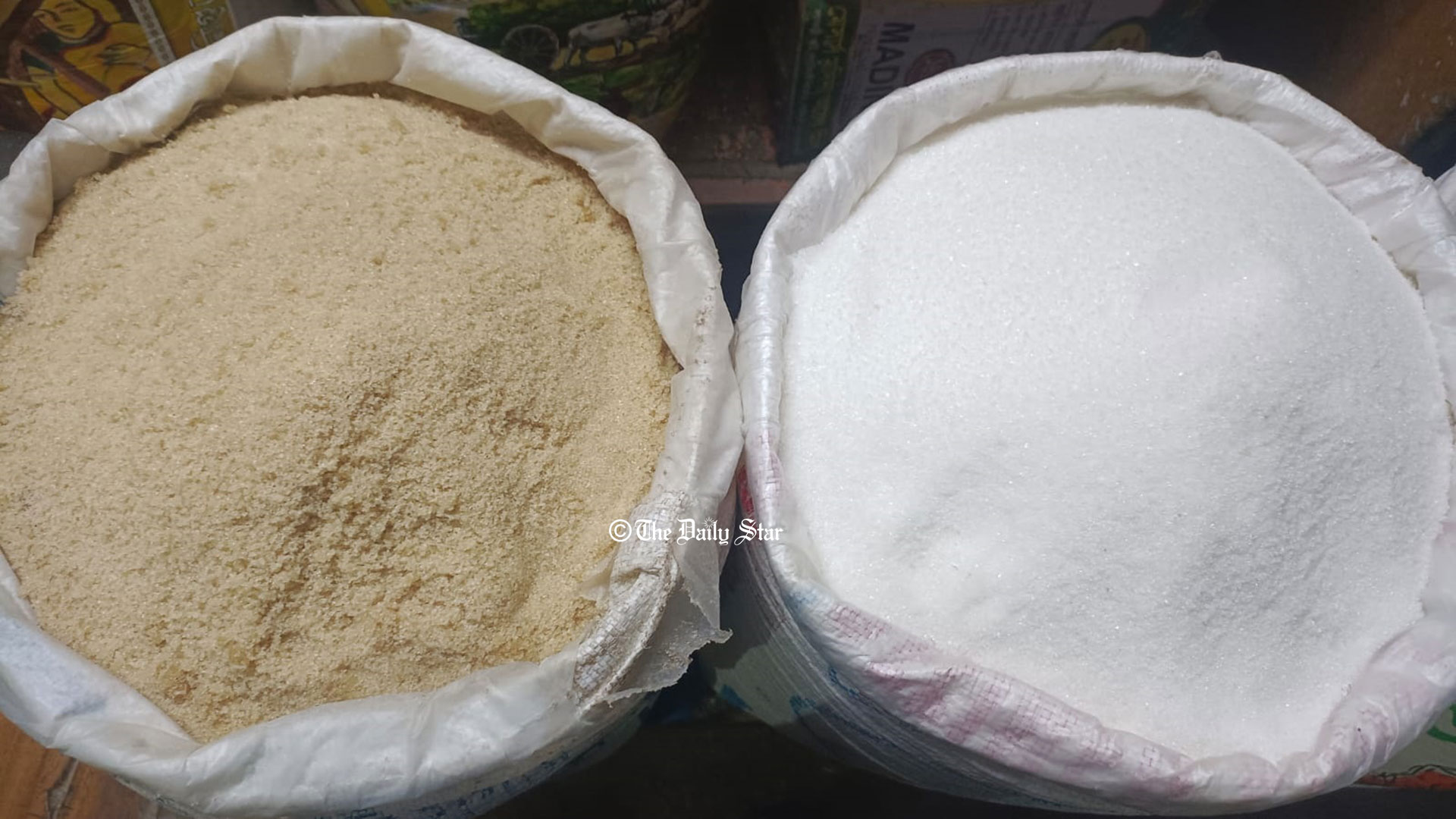 চিনির দাম বাড়িয়ে ১২০ টাকা নির্ধারণ, আগেই বিক্রি হচ্ছিল ১৪০ টাকায়