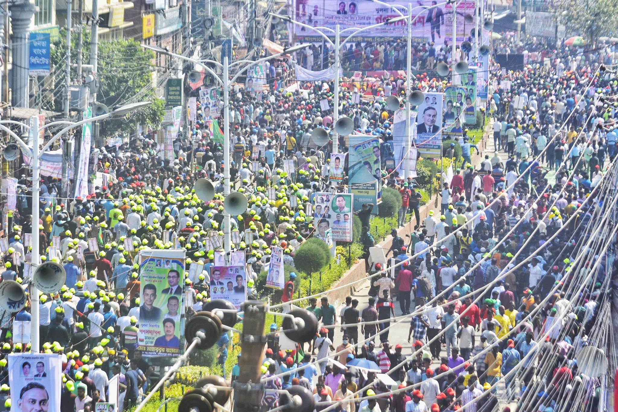 সমাবেশ শেষে বাড়ি ফেরার পথে হামলার আশঙ্কায় বিএনপি নেতা-কর্মীরা