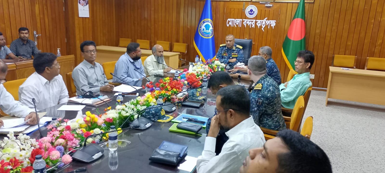 মোংলা বন্দরে দ্বিতীয় সর্বোচ্চ সতর্কতা ‘অ্যালার্ট-৩’, পণ্য ওঠানামা বন্ধ