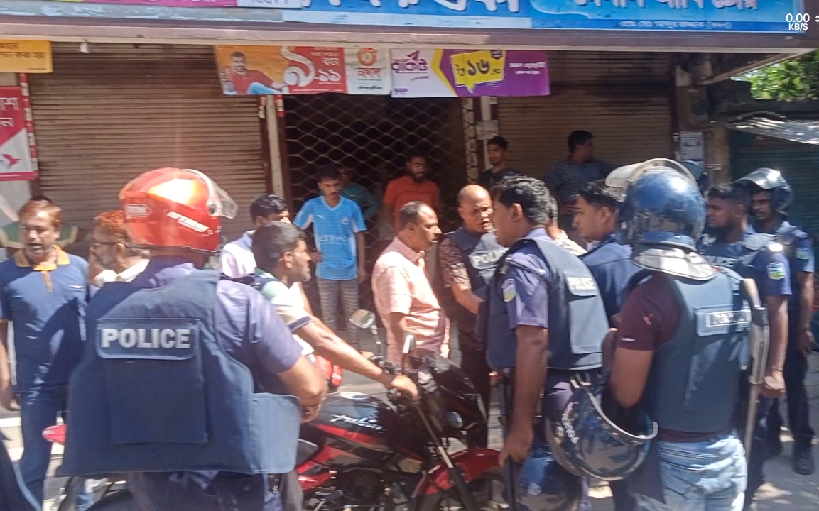 চাঁদা আদায় নিয়ে যমুনা সার কারখানায় মুখোমুখি অবস্থানে ২ ঠিকাদারি প্রতিষ্ঠান