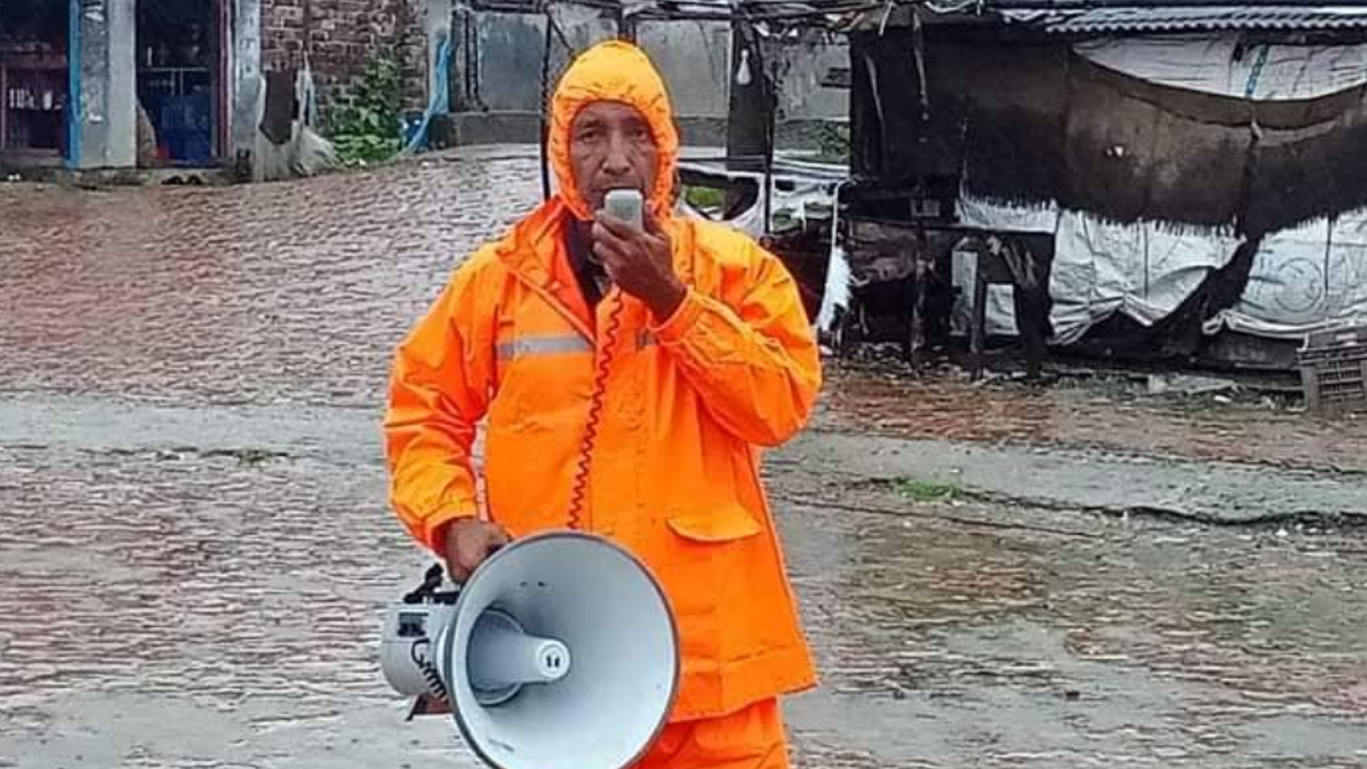 শ্যামনগরের ৩০ হাজার মানুষ আশ্রয়কেন্দ্রে