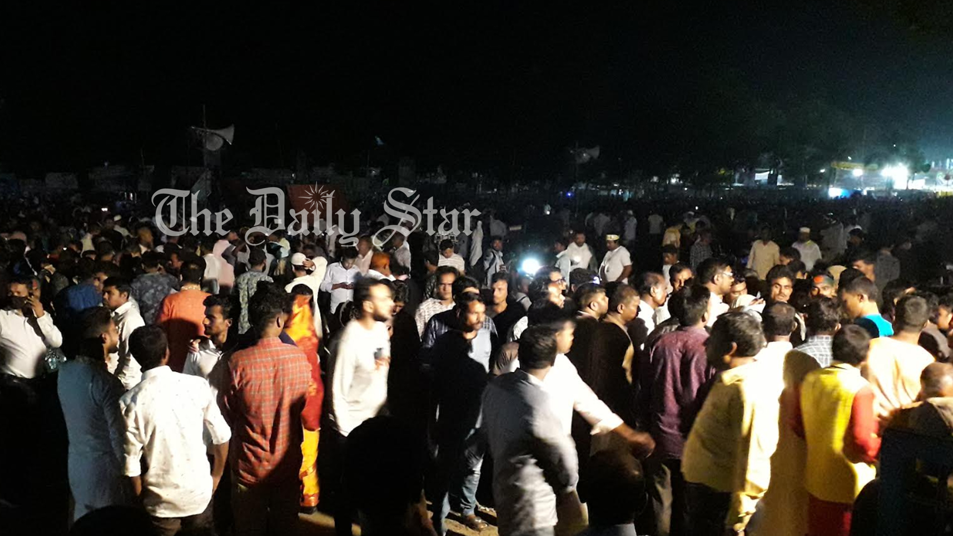 বিভাগীয় গণসমাবেশ: বিএনপি নেতাকর্মীতে ভরে গেছে রংপুরের কালেক্টরেট মাঠ