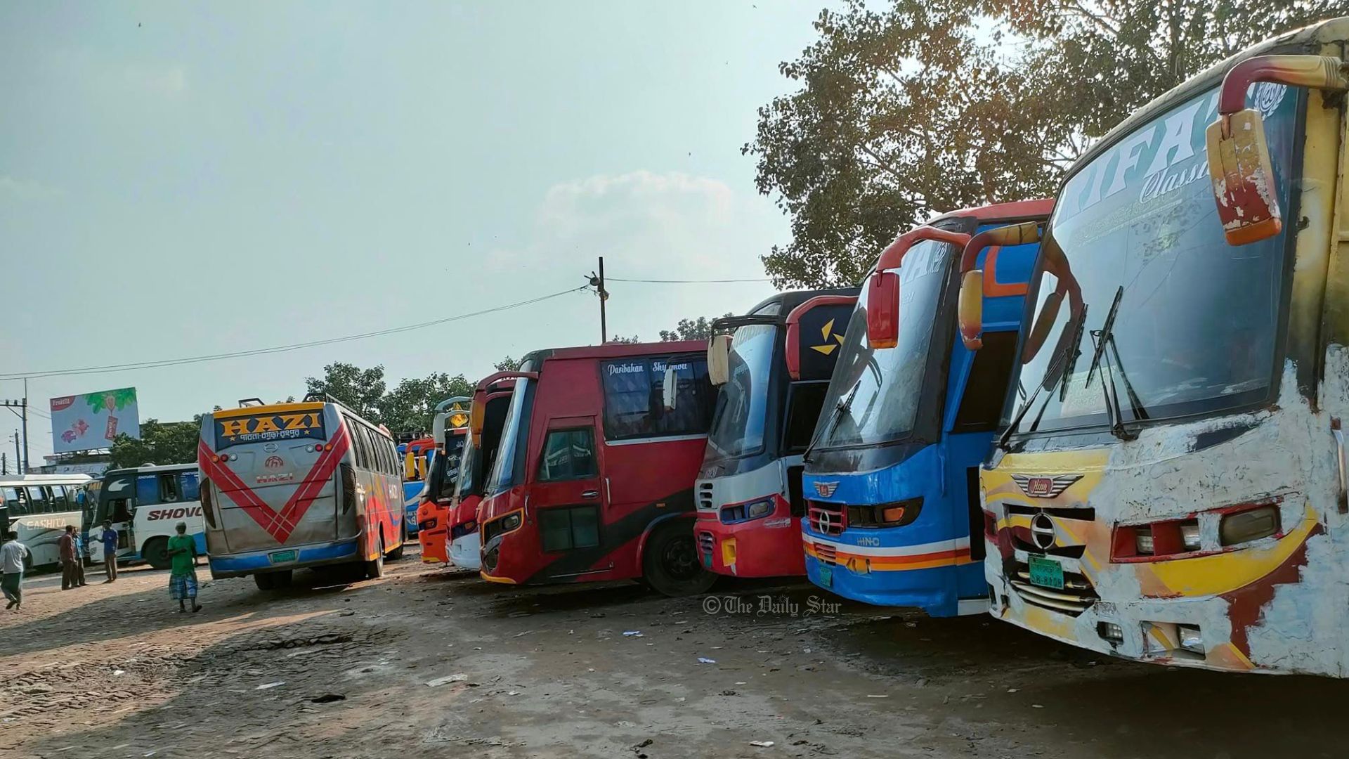 রংপুরগামী বাস বন্ধে দুর্ভোগে বগুড়া-গাইবান্ধার যাত্রীরা