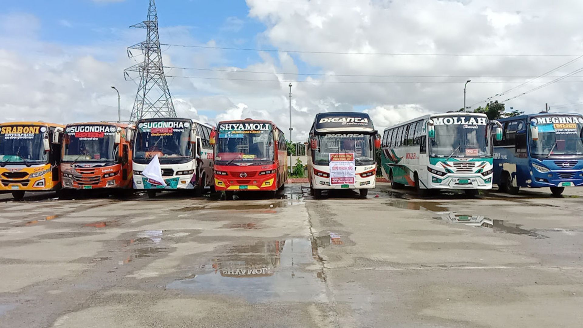 এবার পটুয়াখালী ও বরগুনায় বাস ধর্মঘট