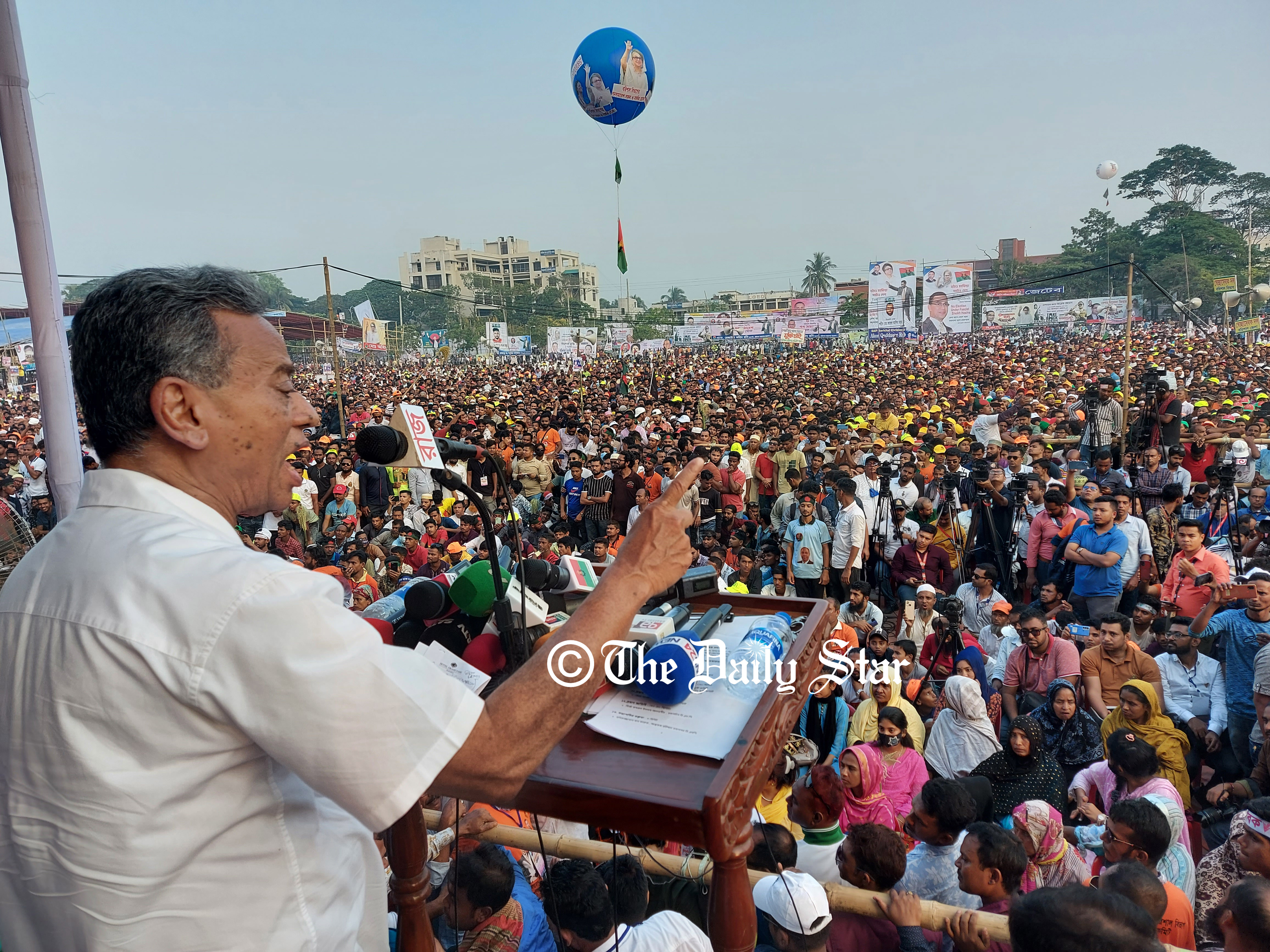 আ. লীগ তৃতীয় বিভাগের, বিএনপি প্রথম বিভাগের দল: আমীর খসরু