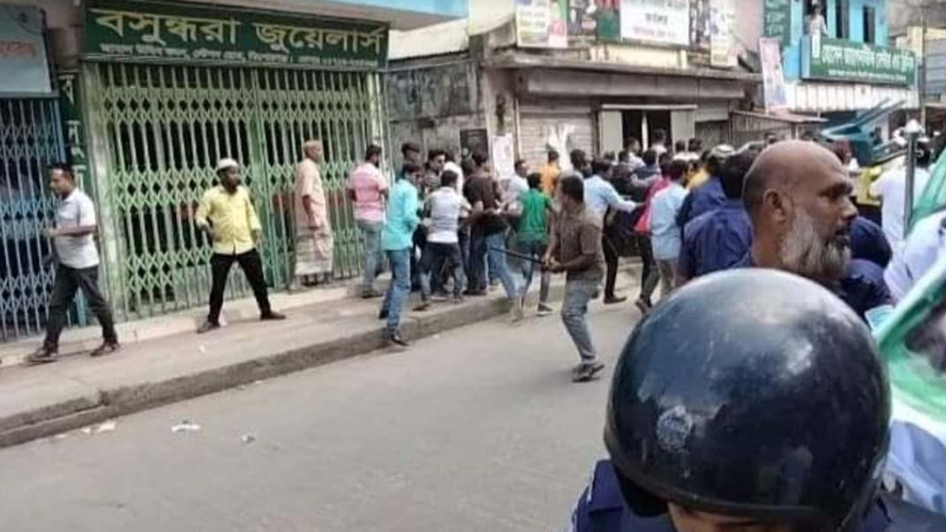 কিশোরগঞ্জে বিএনপির মিছিলে পুলিশের ‘লাঠিচার্জ ও গুলি’