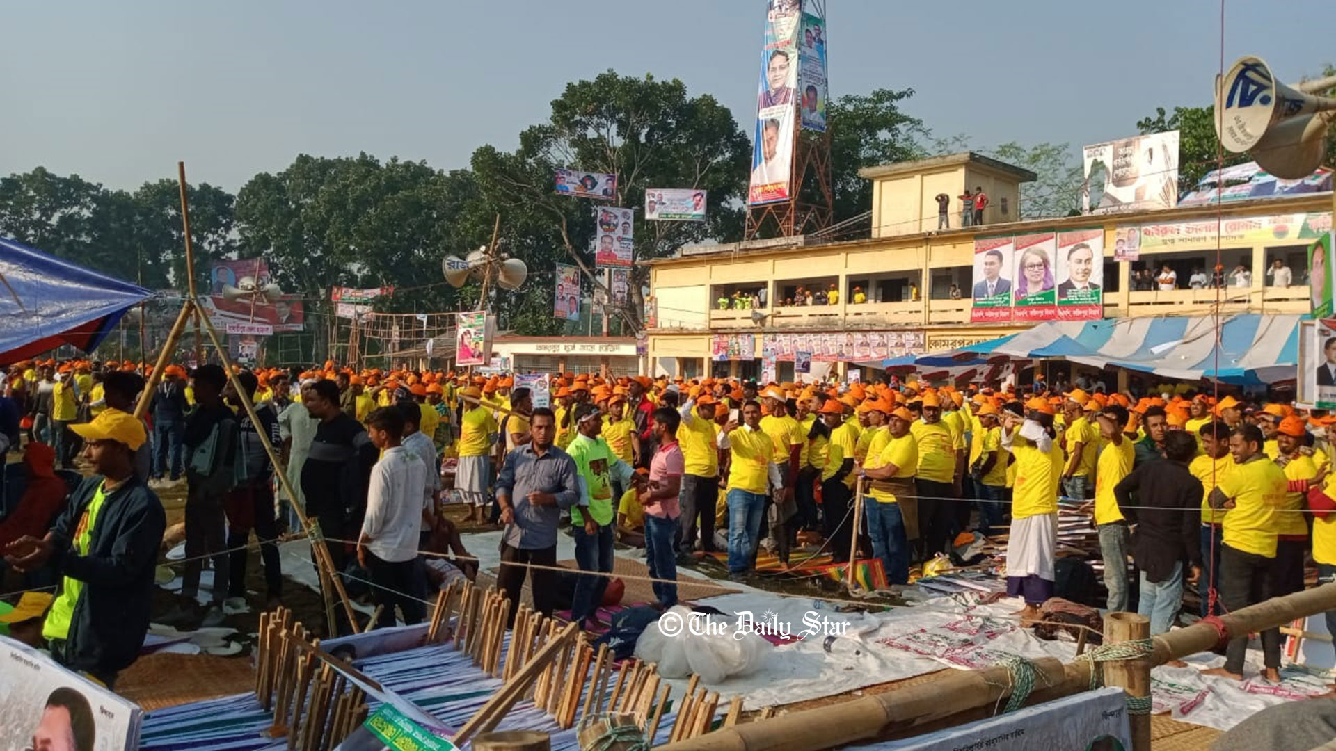 স্লোগানে মুখরিত ফরিদপুরে বিএনপির সমাবেশস্থল