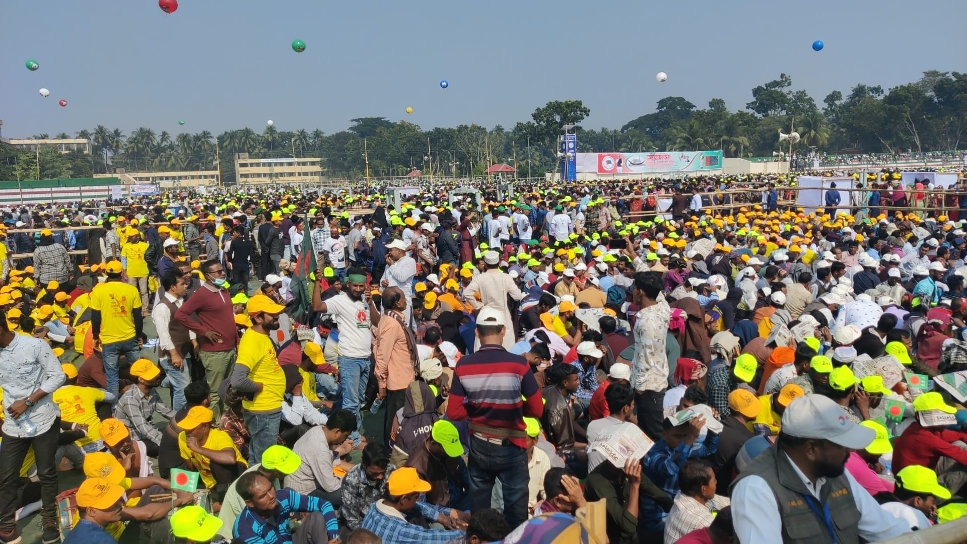যশোরে প্রধানমন্ত্রী: কানায় কানায় পূর্ণ সভাস্থল