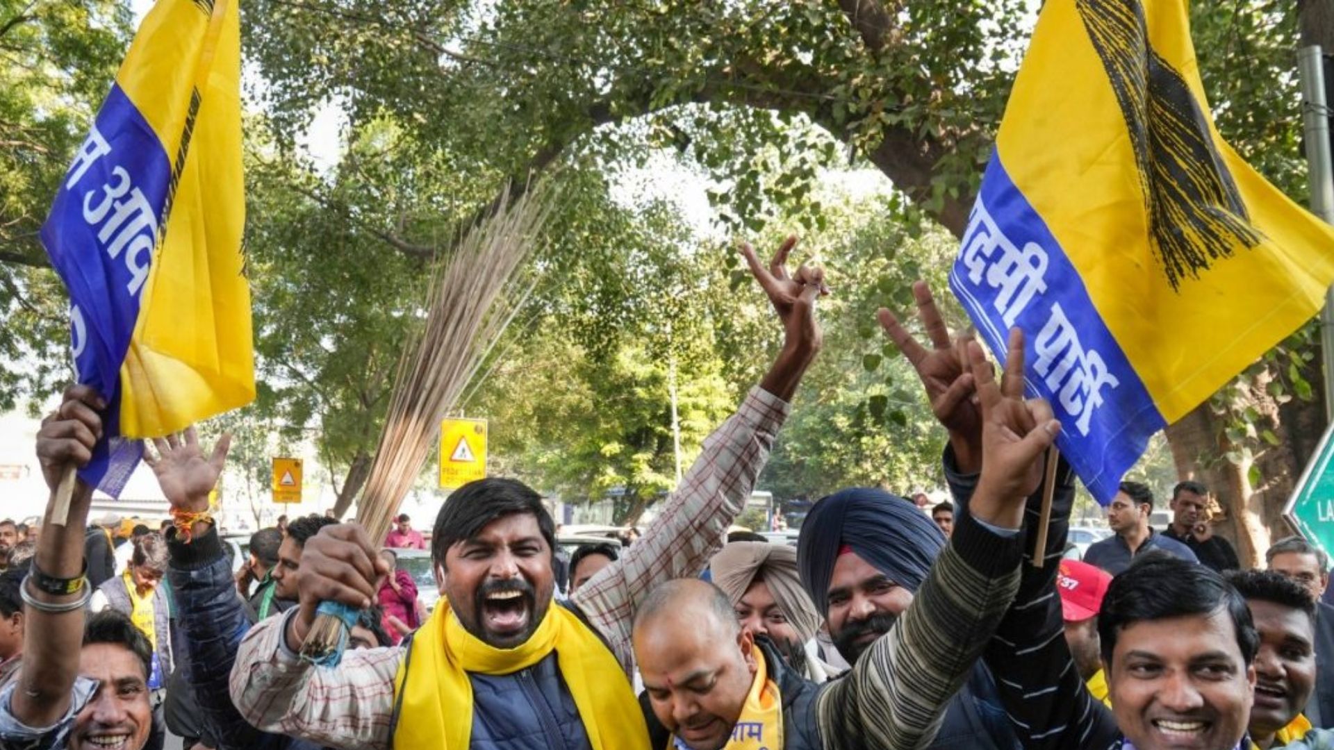 দিল্লিতে বিজেপির হার, পৌর নির্বাচনে নিরঙ্কুশ জয় আম আদমি পার্টির