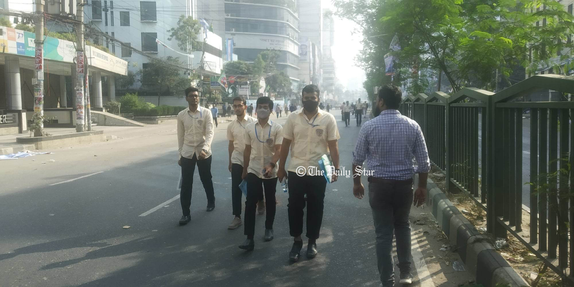 ভোগান্তিতে নয়াপল্টন ও এর আশেপাশের এইচএসসি পরীক্ষার্থীরা