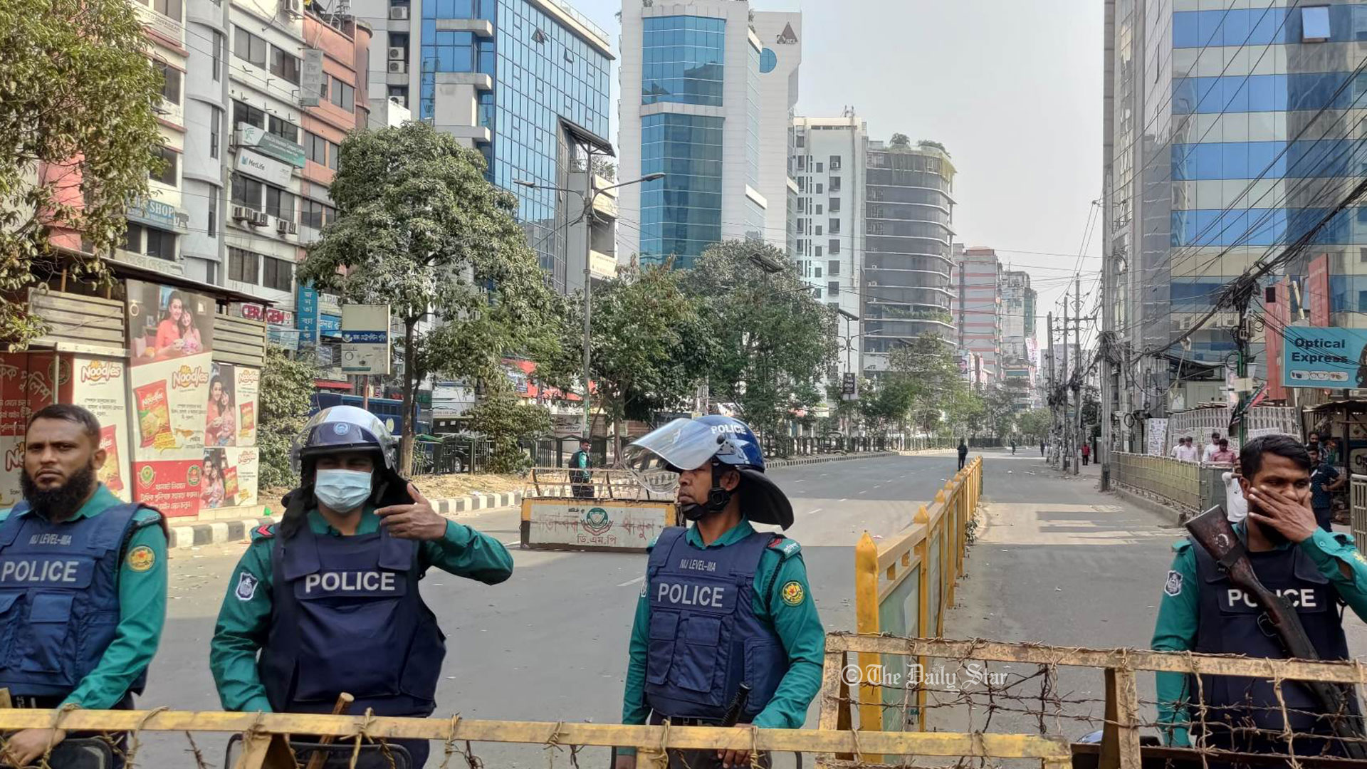 আজও পুলিশের ‘নিয়ন্ত্রণে’ নয়াপল্টন