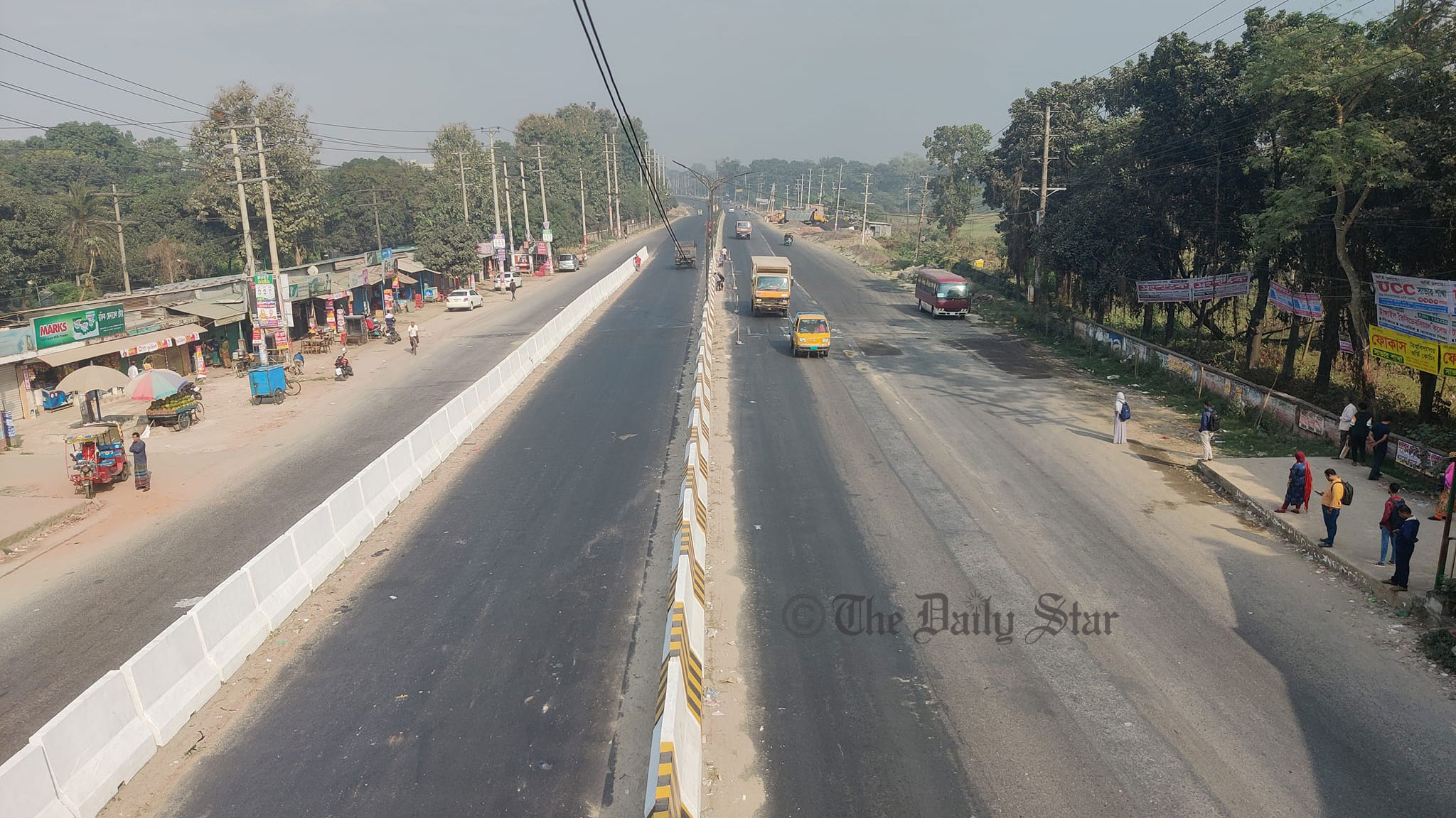 ‘পুলিশ বাস আটকে যাত্রী ও চালকের সঙ্গে খারাপ আচরণ করে তাই বাস বন্ধ’
