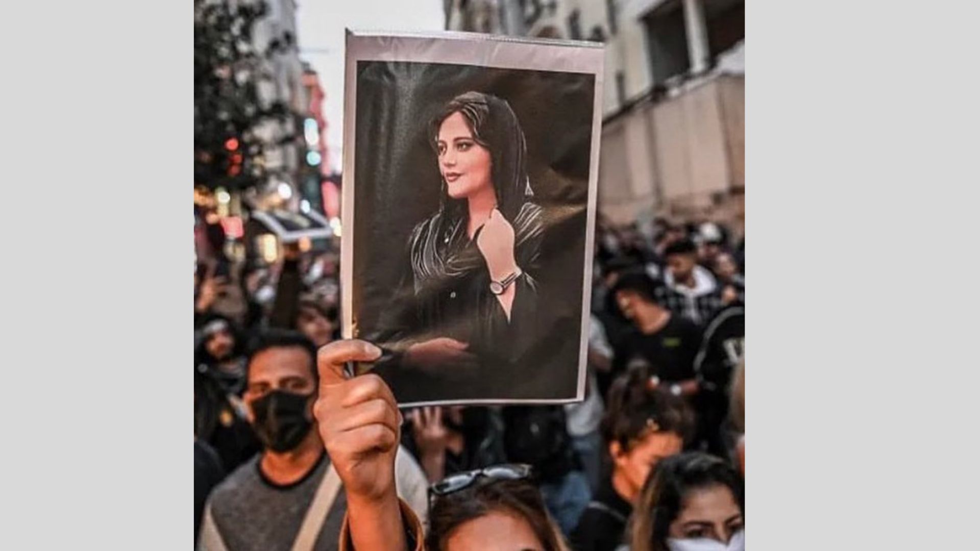 ফোর্বসের ক্ষমতাধর নারীর তালিকায় মাহসা আমিনিকে মরণোত্তর সম্মাননা