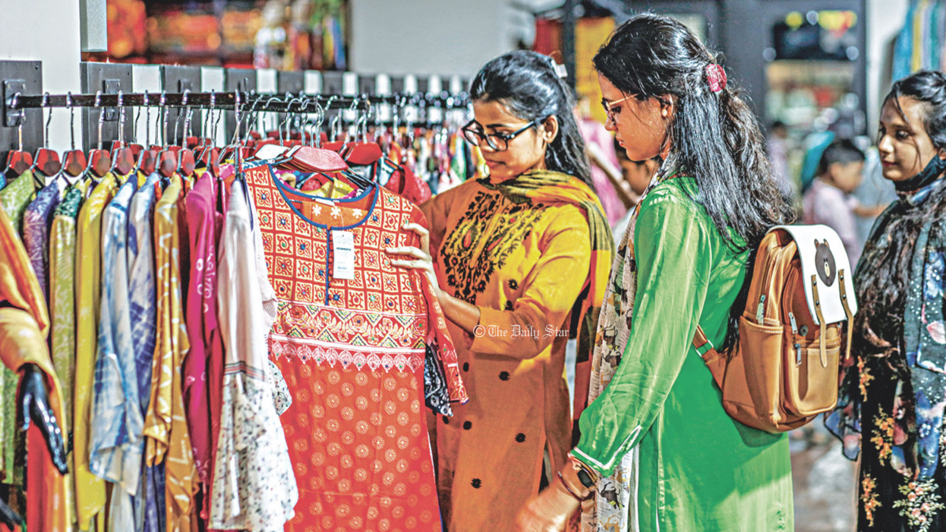 ছাড়ে কোন পণ্য কিনবেন, কোনটি কিনবেন না