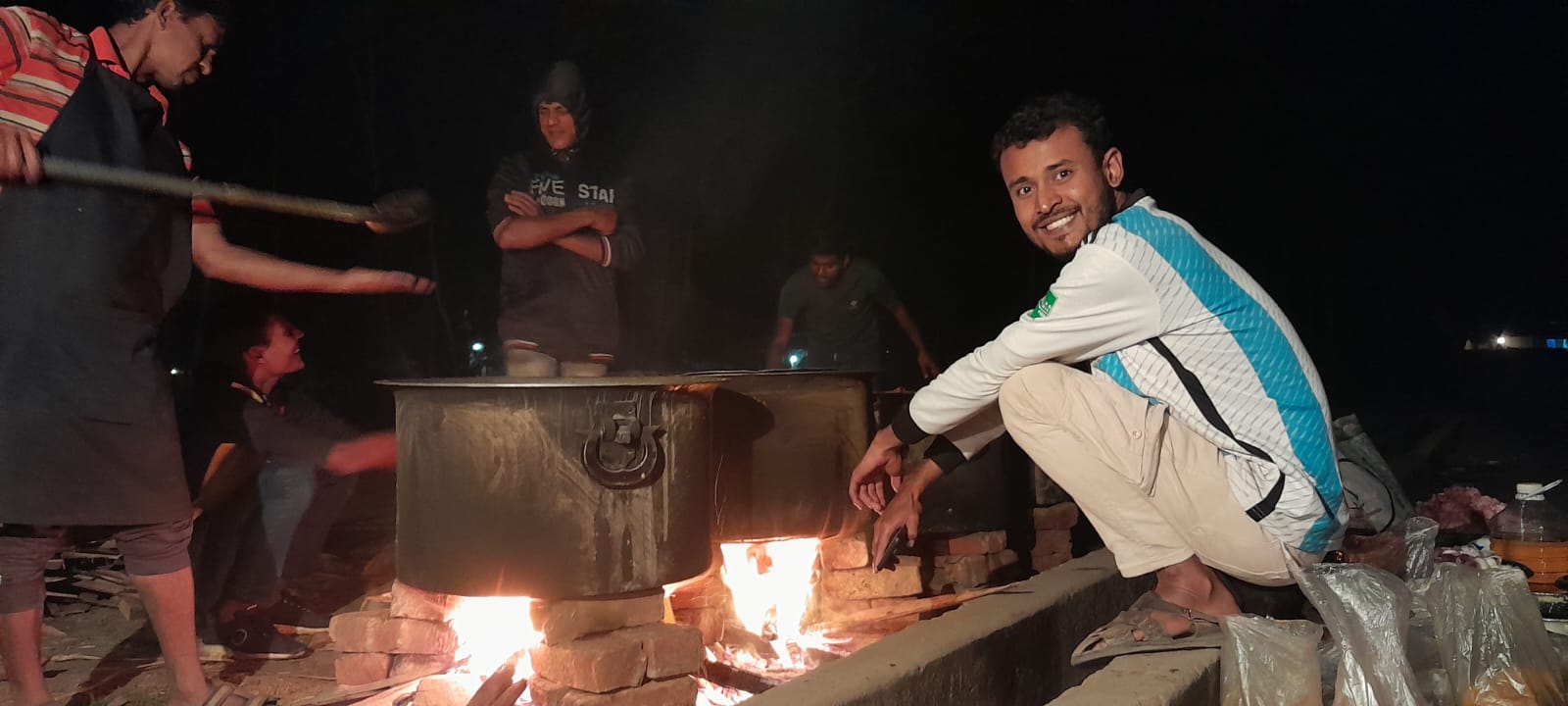 মেসিভক্ত মাসুদের এবার ৫ গরুর গণভোজ