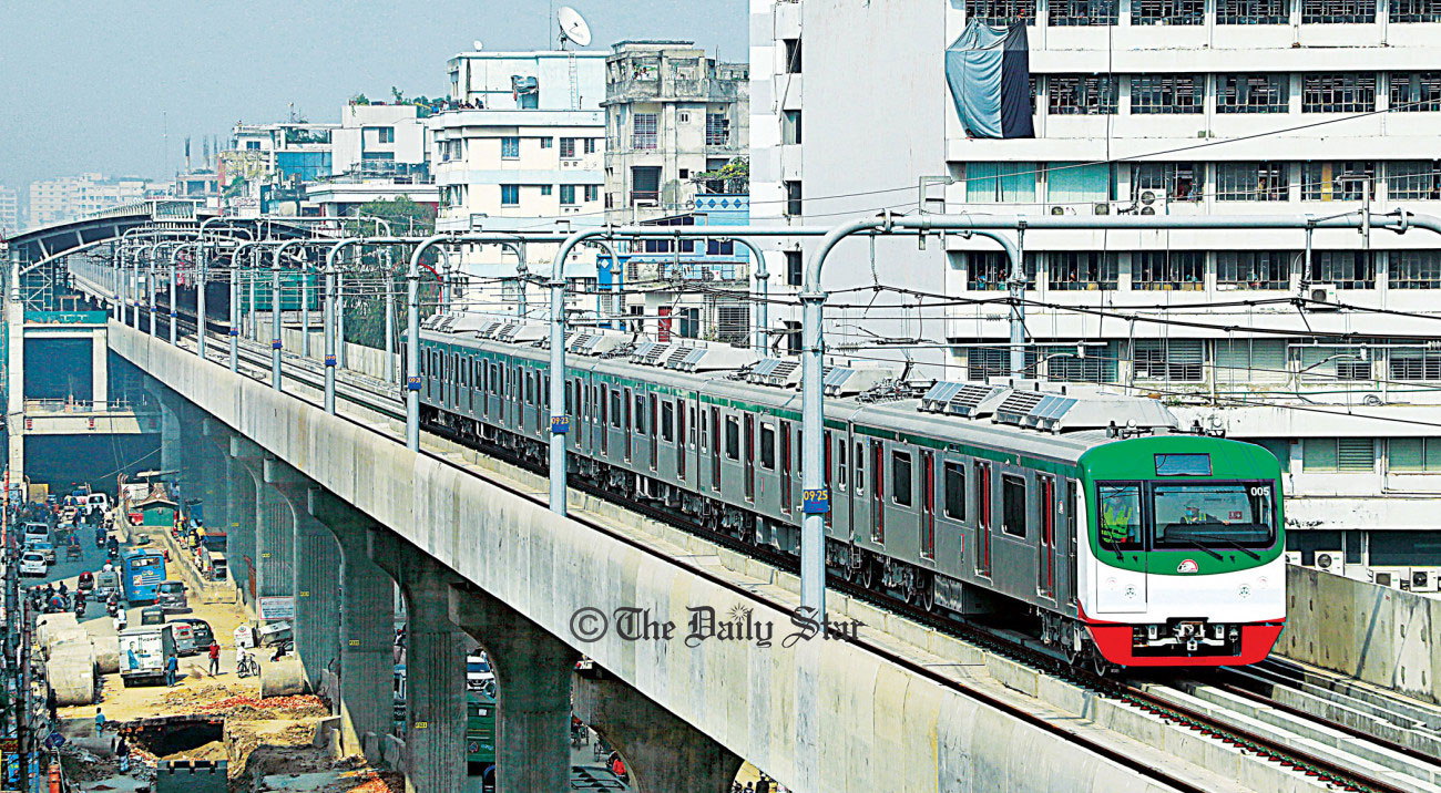 প্রথম দিন মেট্রোরেলে চড়লেন ৩,৮৫৭ জন