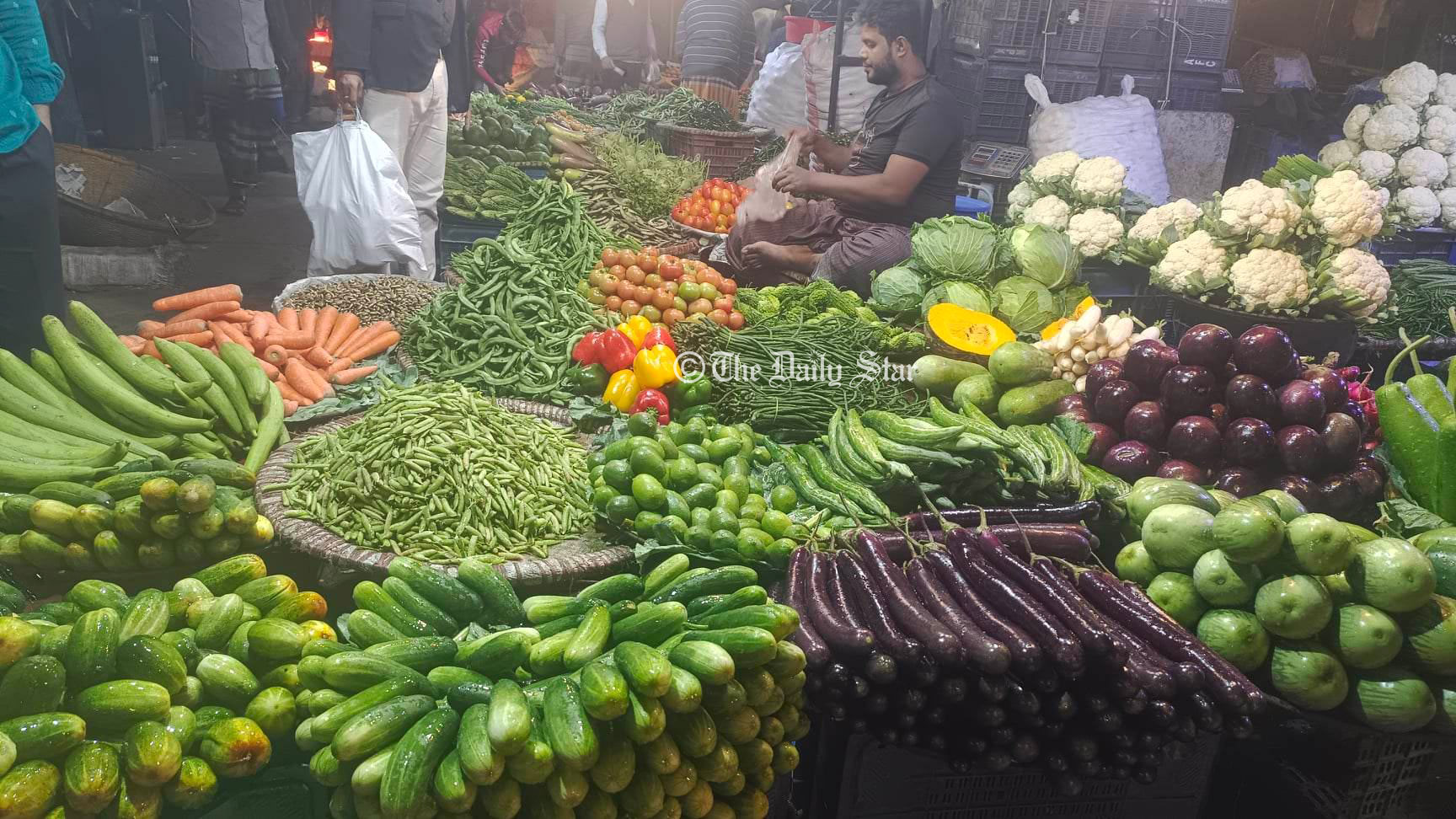 সবজির বাজারে স্বস্তি