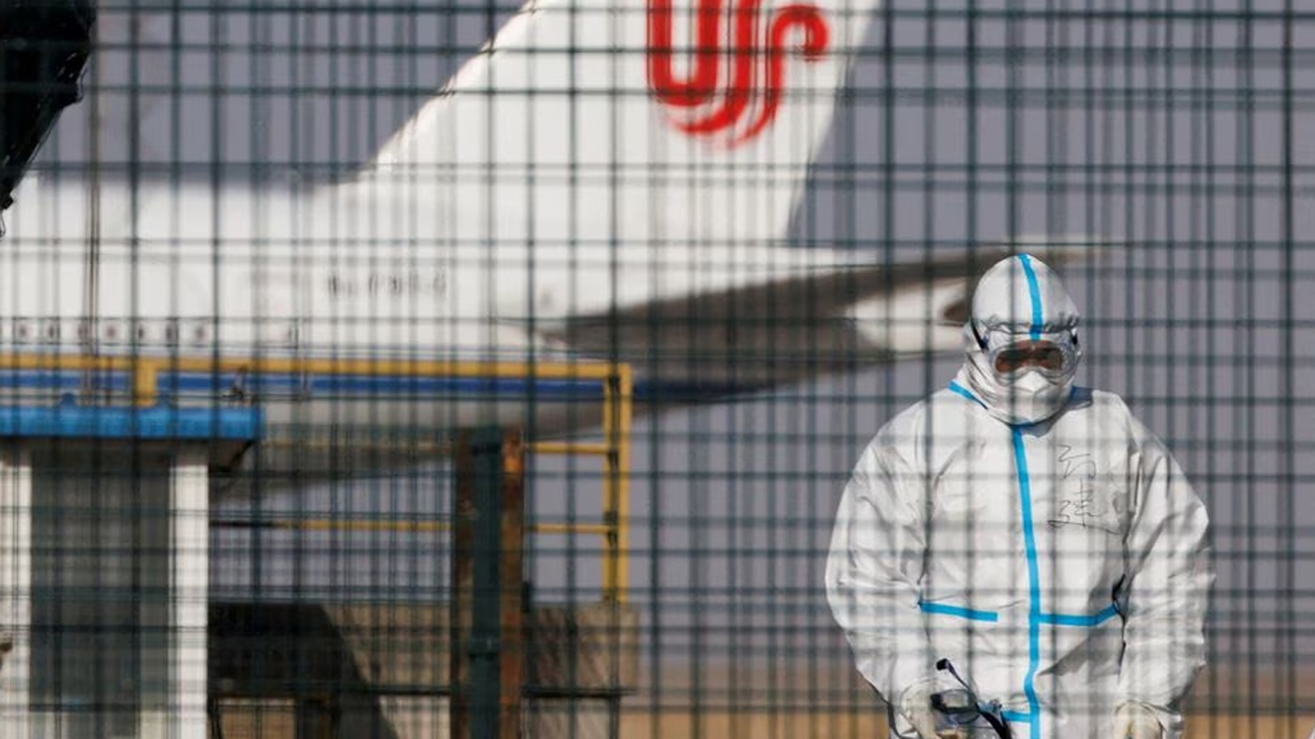 চীনের প্রায় ৯০ কোটি মানুষ করোনায় আক্রান্ত