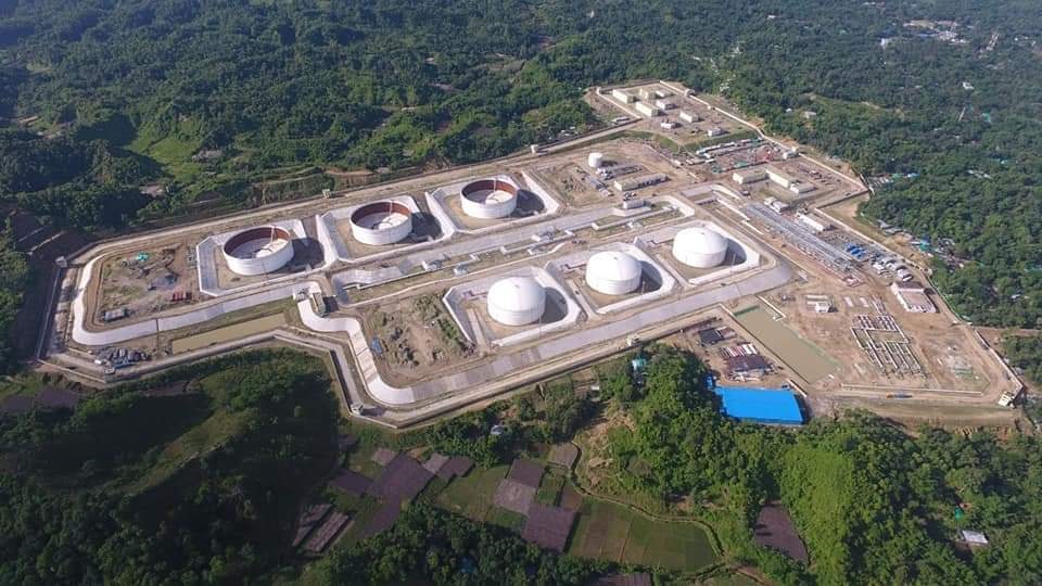 গভীর সমুদ্রের জাহাজ থেকে পাইপলাইনে মহেশখালী আসবে জ্বালানি তেল