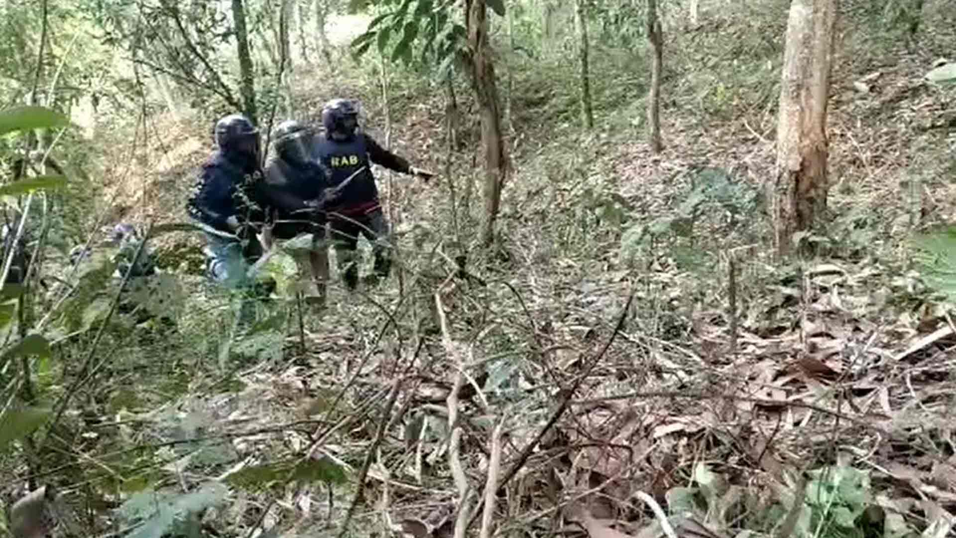 উখিয়ায় র‌্যাবের সঙ্গে ‘গোলাগুলি’, ২ ‘জঙ্গি’ গ্রেপ্তার