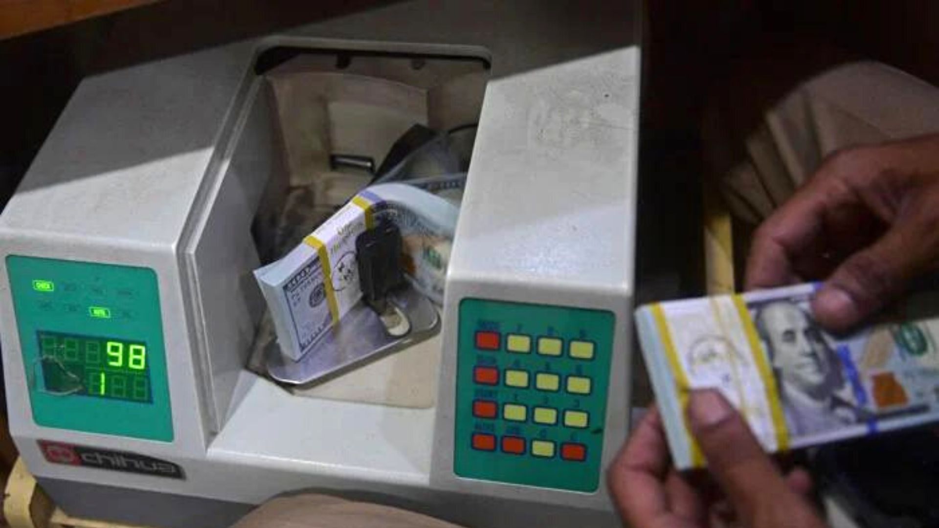 পাকিস্তানি মুদ্রার রেকর্ড দরপতন অব্যাহত, ১ ডলার ২৭৬ রুপি