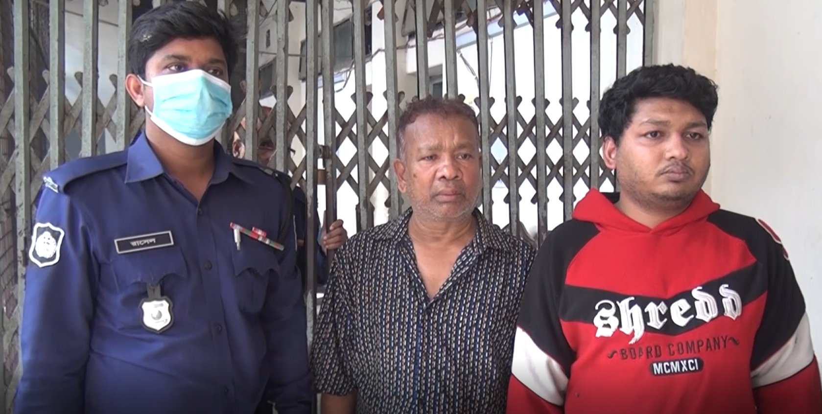 রেস্তোরাঁ ম্যানেজারকে গুলি: ভবন মালিক ও ছেলে কারাগারে