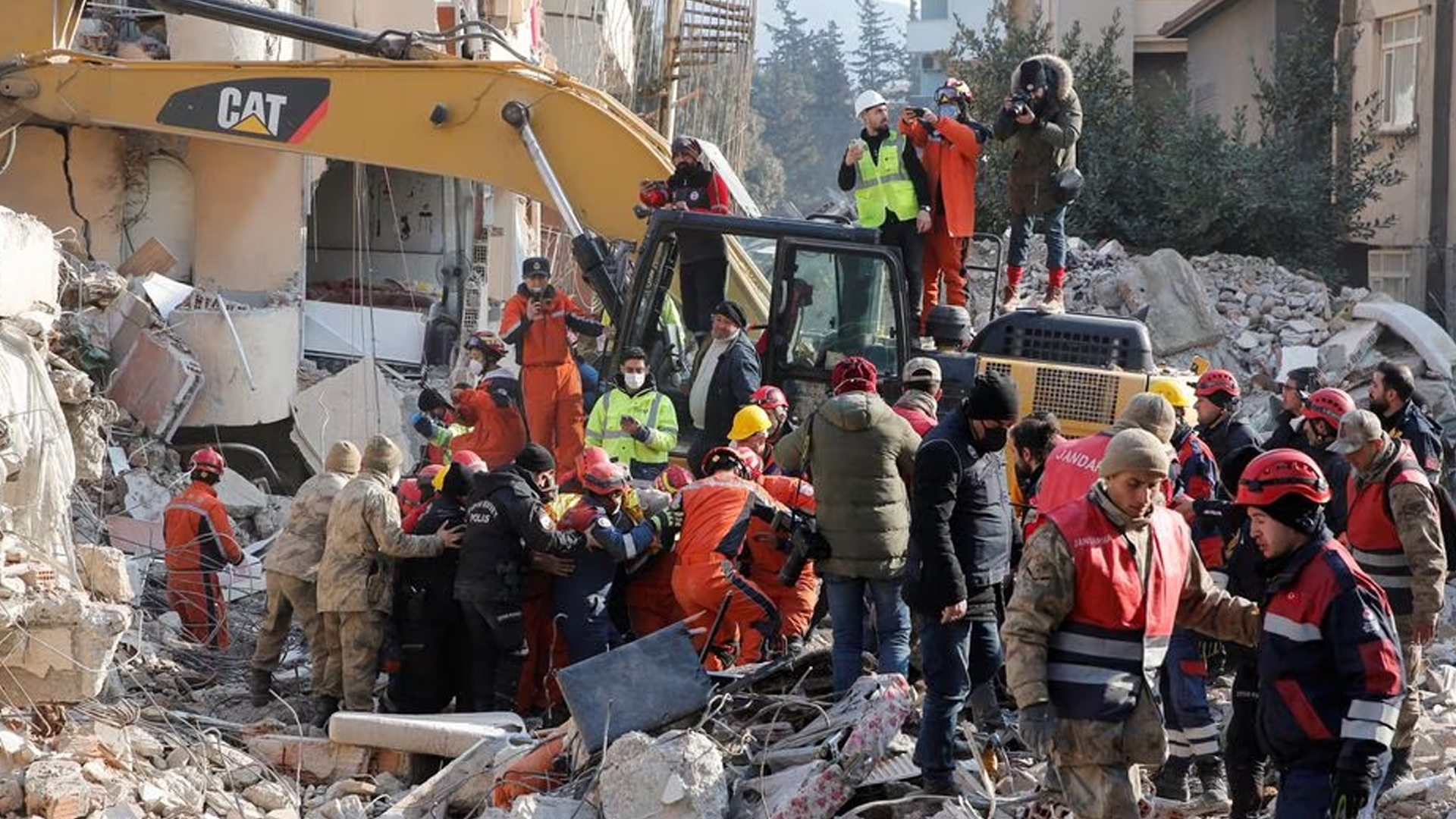 ১৭০ ঘণ্টা পর জীবিত উদ্ধার