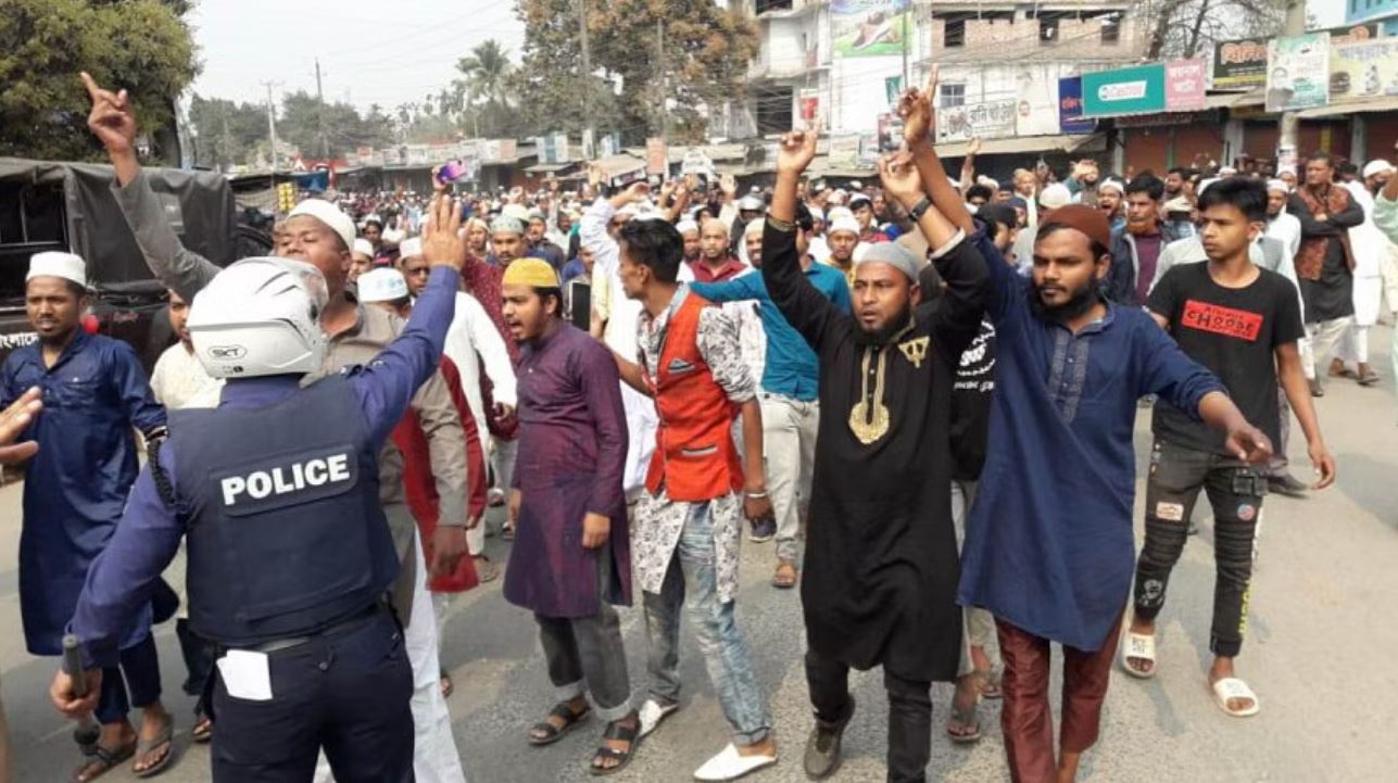 পঞ্চগড়ে পুলিশ-বিক্ষোভকারী সংঘর্ষে নিহত ২, বিজিবি মোতায়েন