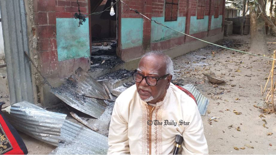 হামলার বিচার-ক্ষতিপূরণ চায় পঞ্চগড়ের আহমদিয়া সম্প্রদায়