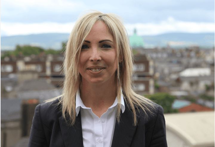 নিয়ন্ত্রক সংস্থার সঙ্গে আলোচনা ছাড়াই ইউরোপে টুইটারের ব্লু টিক