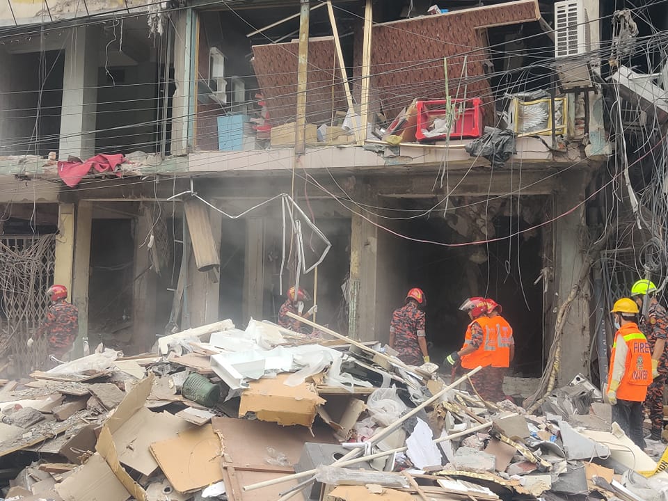 অবশেষে পাওয়া গেল ছাড়পত্র, সাড়ে ৩টায় শুরু উদ্ধার অভিযান