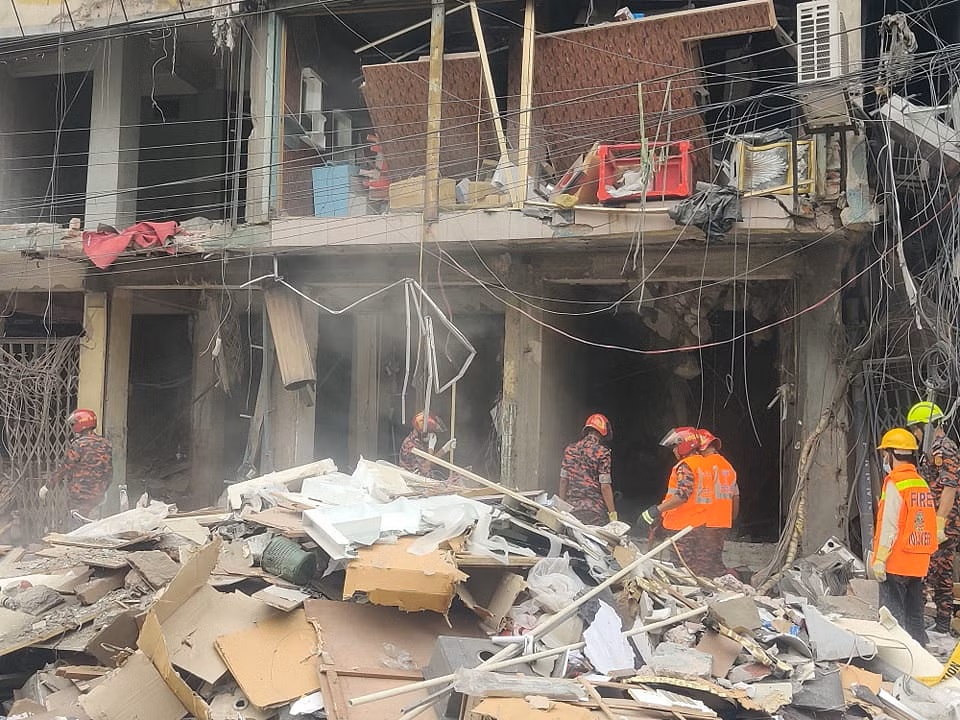 ইটের নিচে চাপা পড়ে ছিল দুই মরদেহ