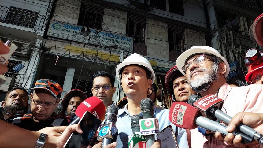 বিধ্বস্ত ভবনের ২৪ কলামের ৯টি ক্ষতিগ্রস্ত