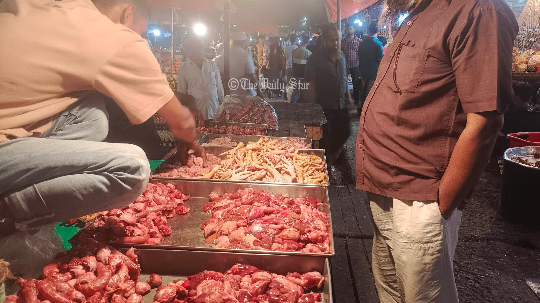 ভরসা এখন মুরগির ফাটা ডিম আর গিলা-কলিজায়