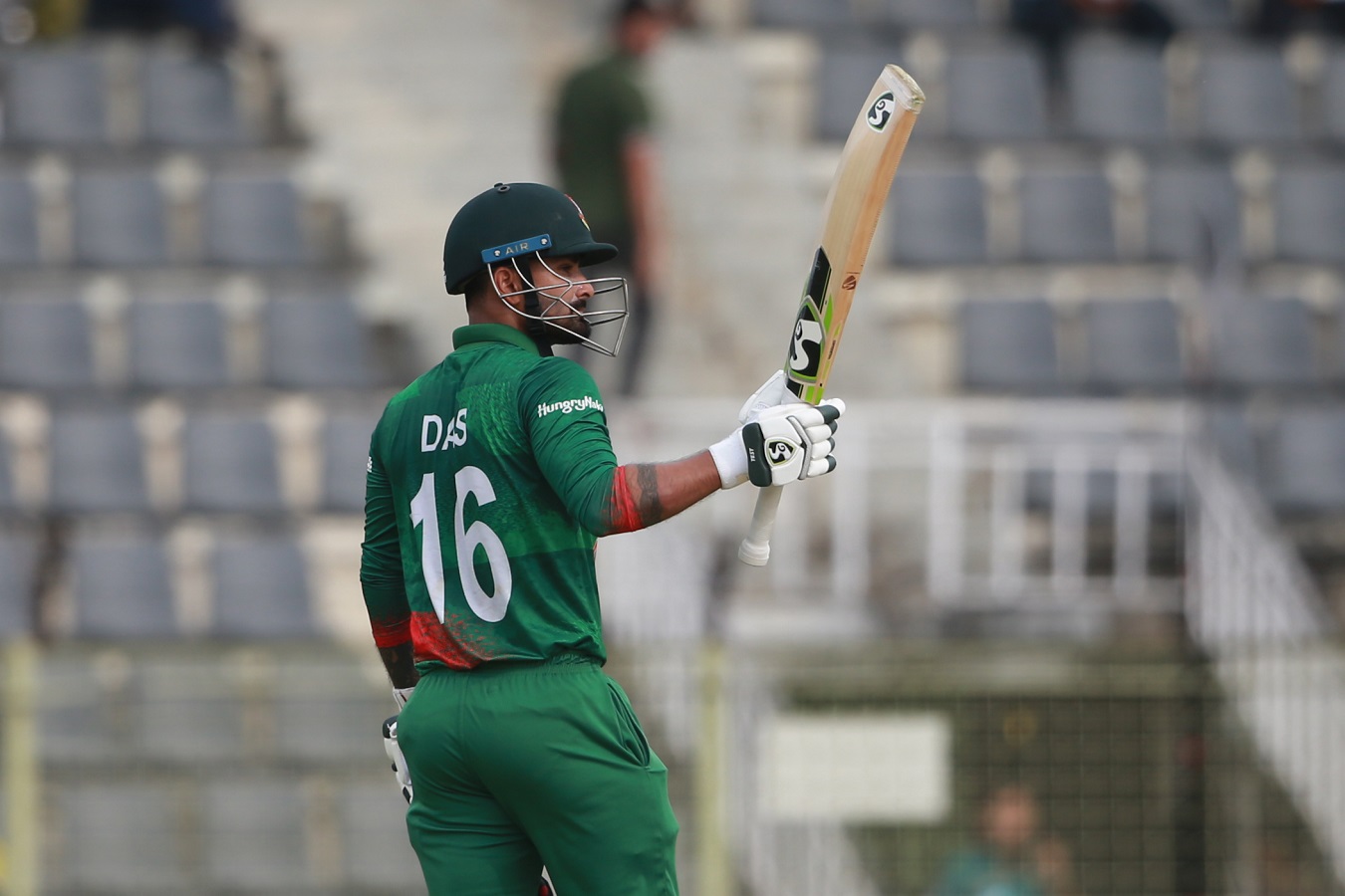 লিটন অসুস্থ, দলের সঙ্গে শ্রীলঙ্কা যেতে পারছেন না