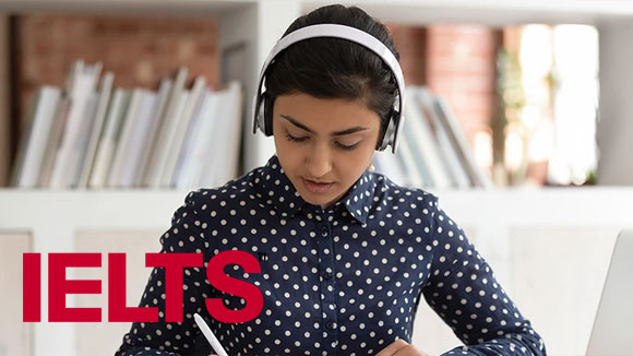 আইইএলটিএস লিসেনিং: যেভাবে করবেন এমসিকিউ প্রশ্নের সমাধান