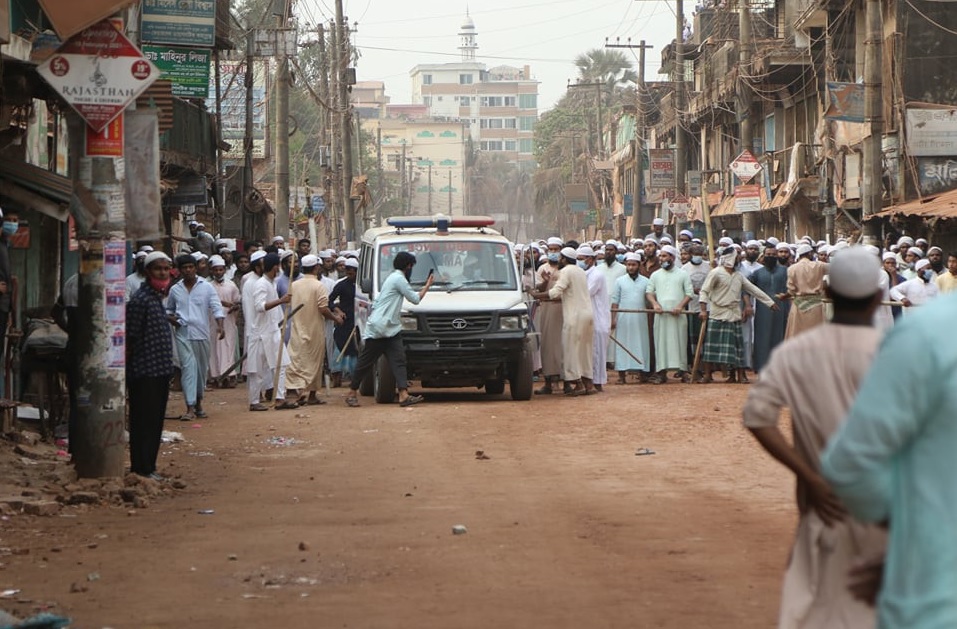 ২ বছরেও তদন্ত শেষ হয়নি, মামলা প্রত্যাহারের ‘আশ্বাসের’ দাবি হেফাজত নেতাদের