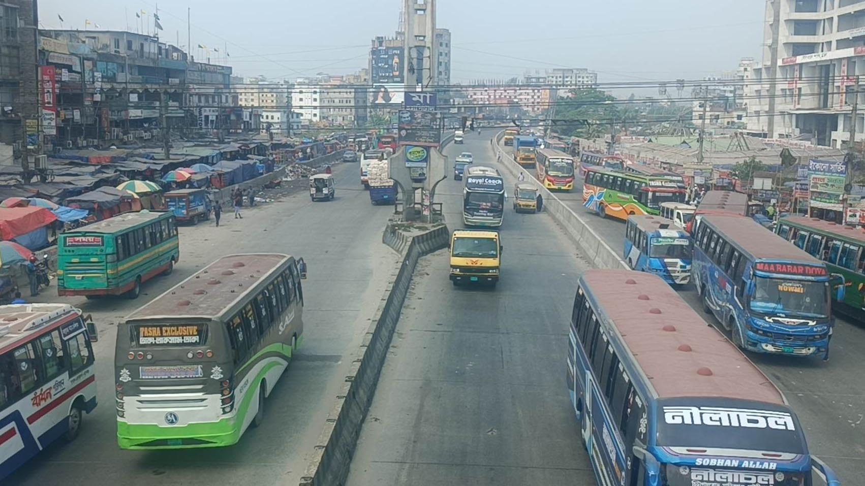 ঢাকা-চট্টগ্রাম ও ঢাকা-সিলেট মহাসড়কে যানবাহনের চাপ নেই