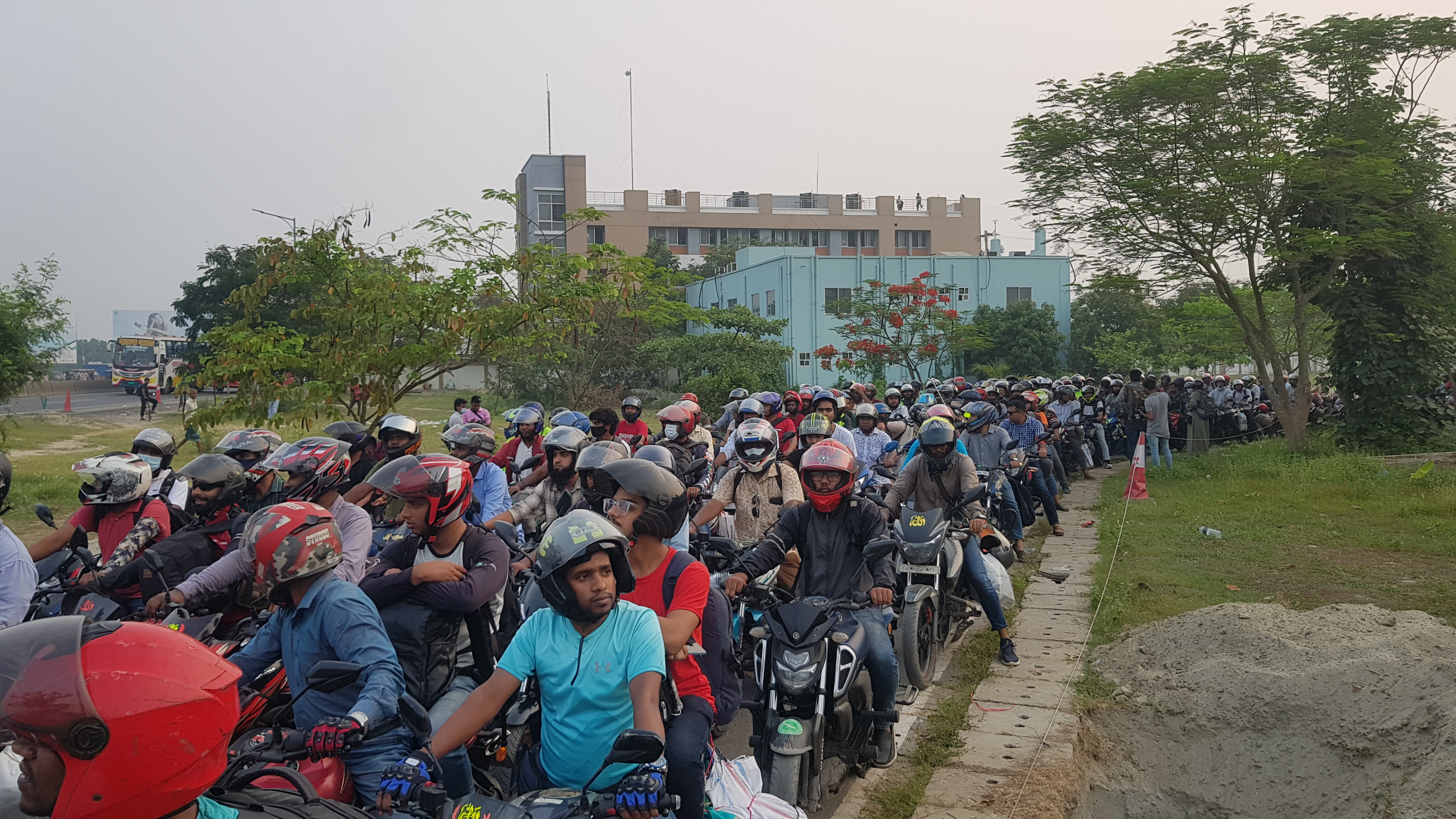 পদ্মা সেতু দিয়ে মোটরসাইকেল চলাচল শুরু