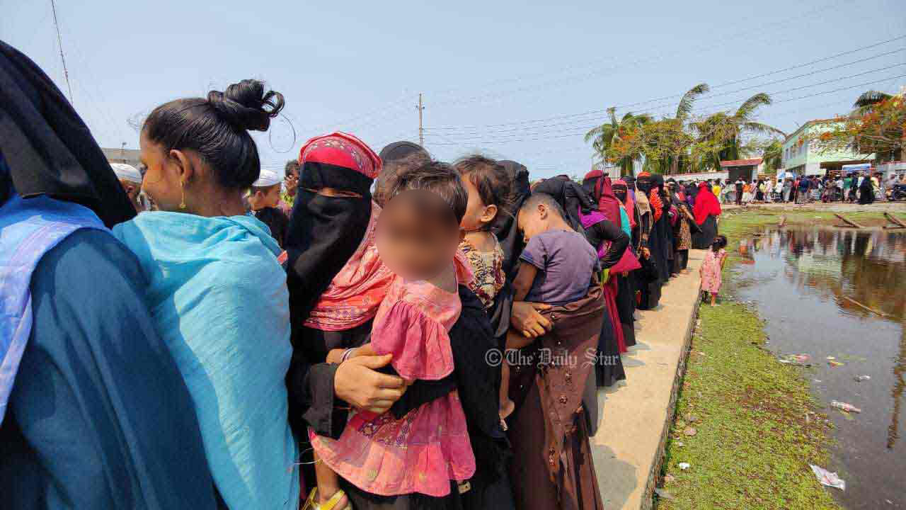 এখন সেন্টমার্টিনবাসীর প্রয়োজন খাবার-পানি