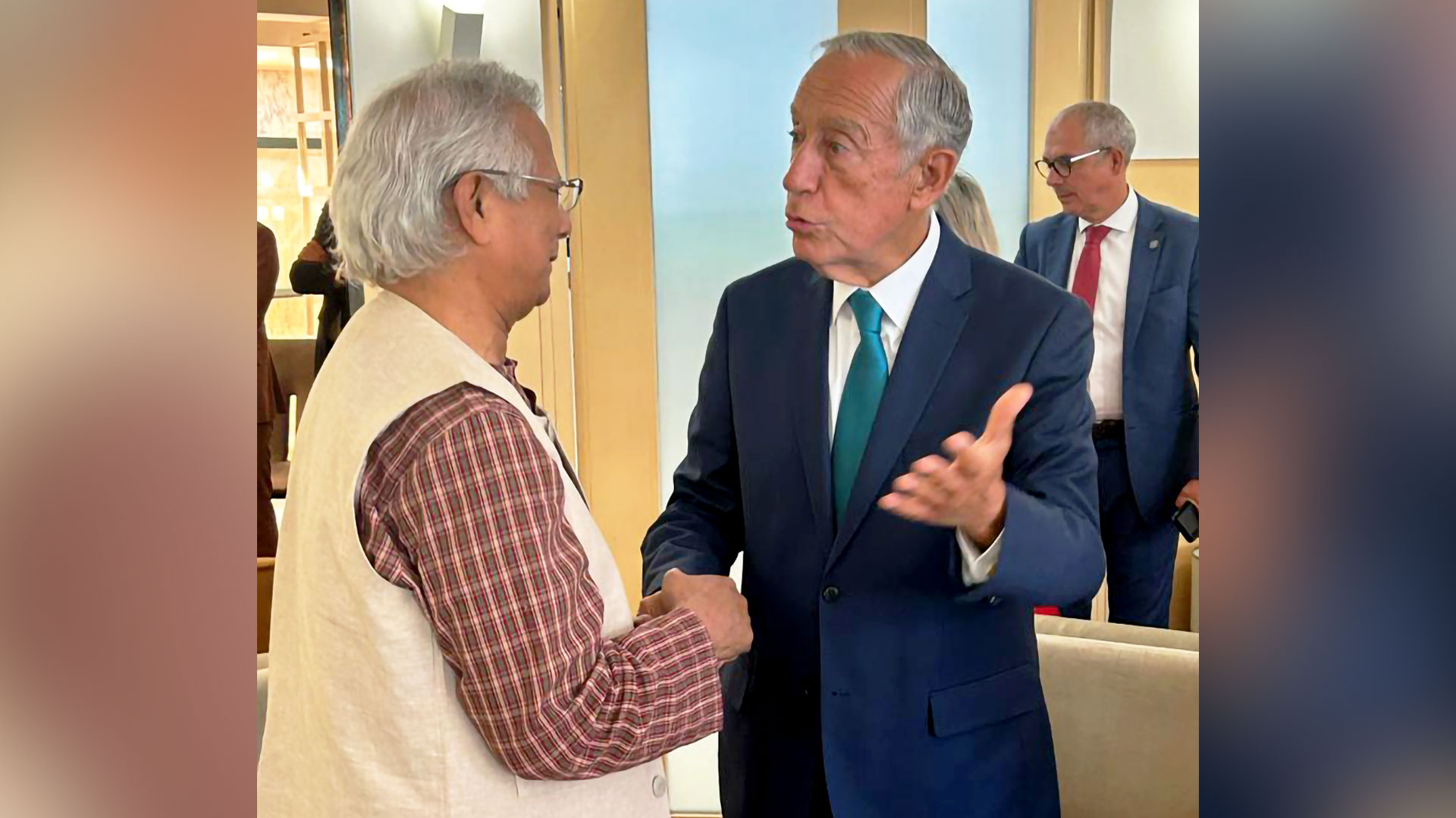 বর্তমান অর্থনৈতিক ব্যবস্থার অধীনে দারিদ্র্য দূর সম্ভব নয়: ড. ইউনূস