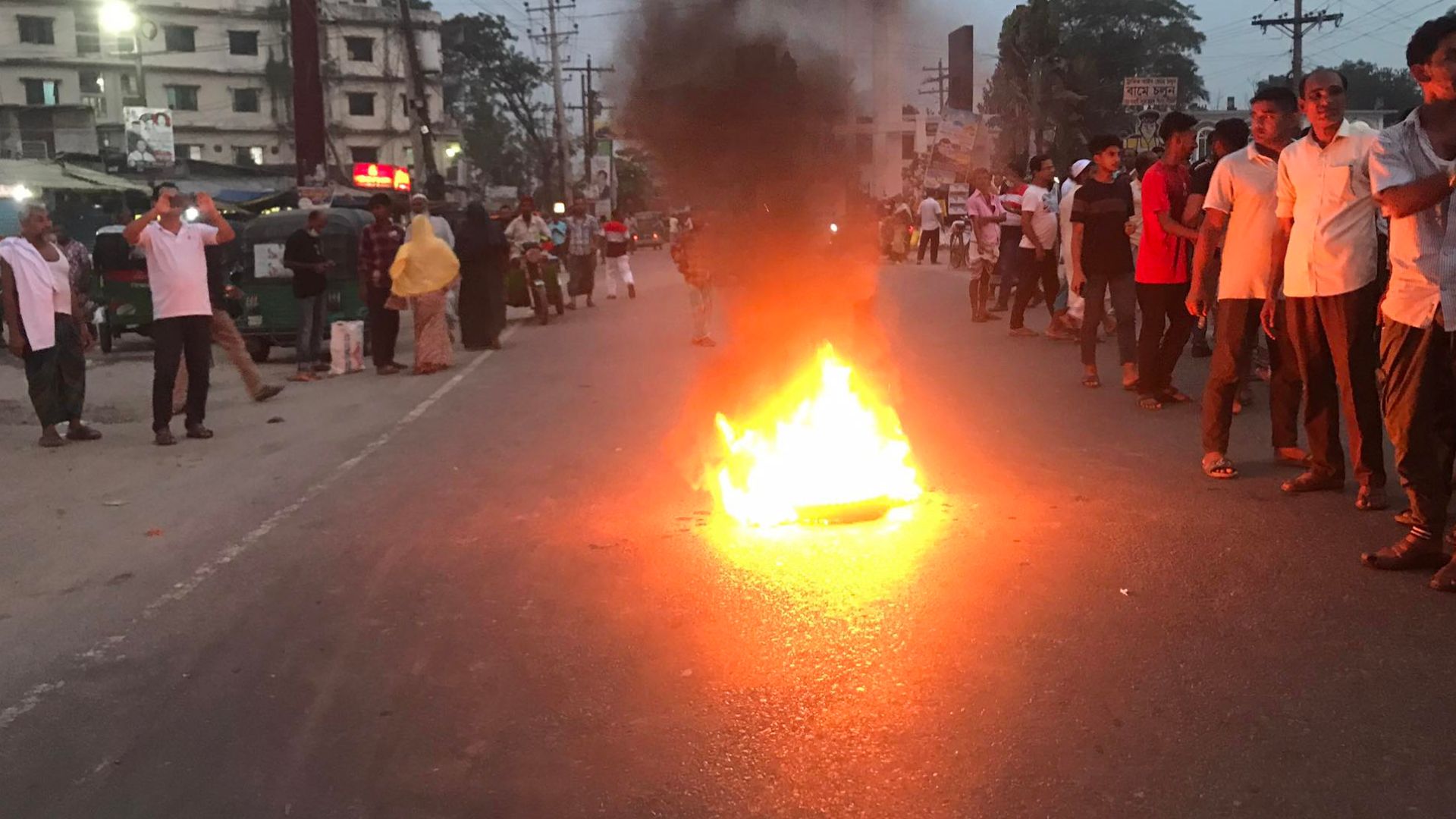 গুলিতে আহত উপজেলা চেয়ারম্যানের মৃত্যু, ঢাকা-সিলেট মহাসড়ক অবরোধ করে বিক্ষোভ