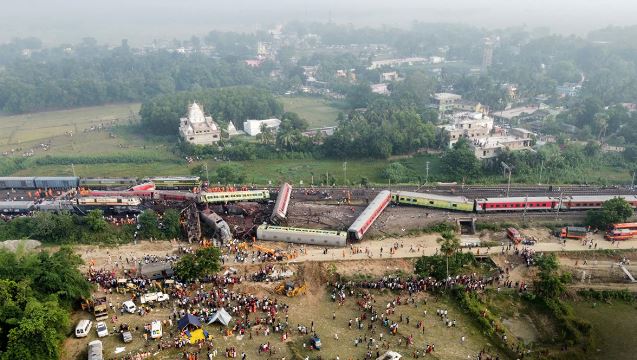 ওডিশায় যেভাবে ঘটল ৩ ট্রেন দুর্ঘটনা