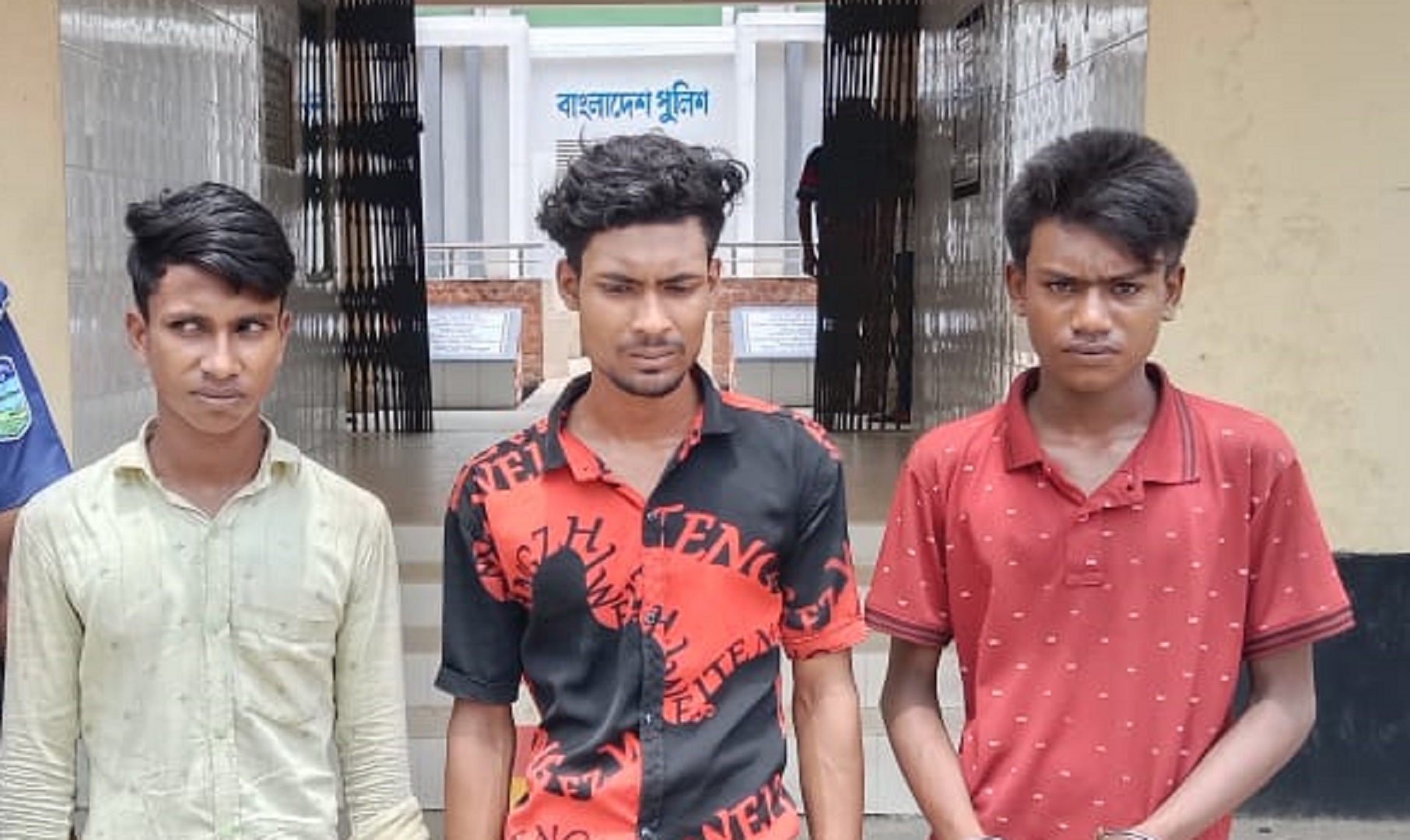 ভালুকায় চলন্ত বাসে ধর্ষণ চেষ্টা, রাস্তায় লাফিয়ে পড়ে নারী আহত