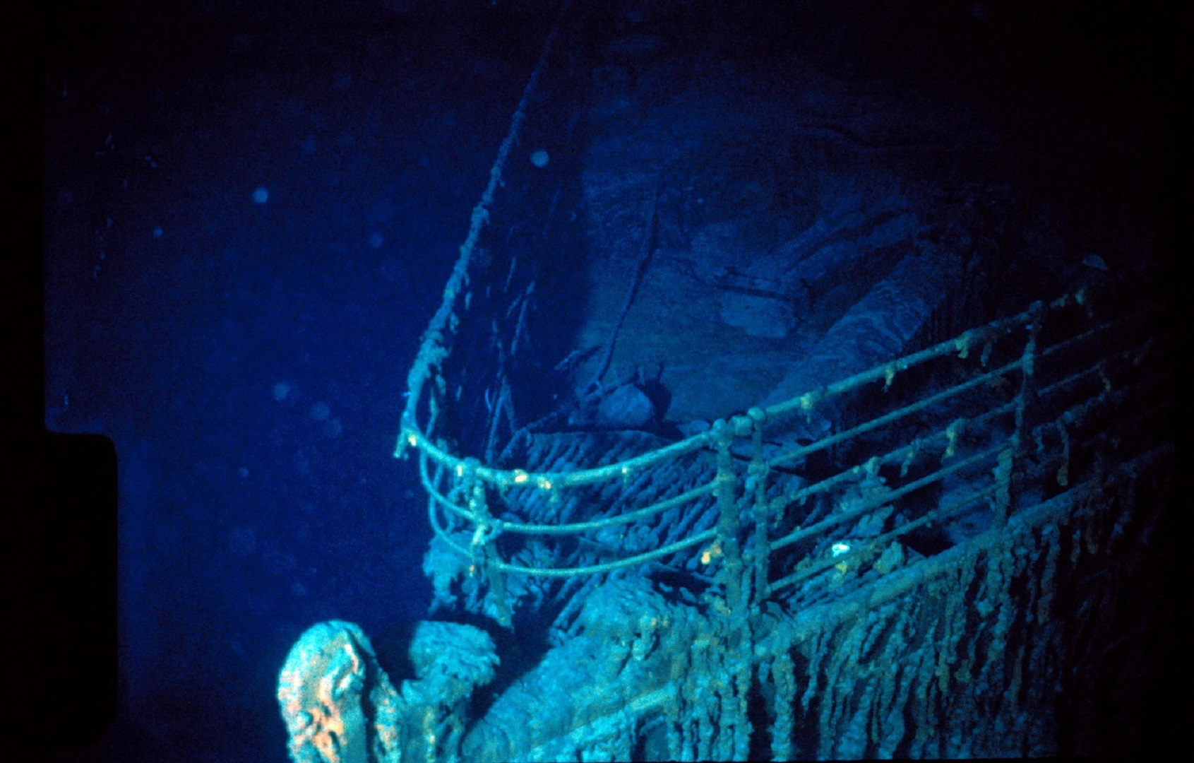 টাইটানিক দেখতে যাওয়া ডুবোযান নিখোঁজ