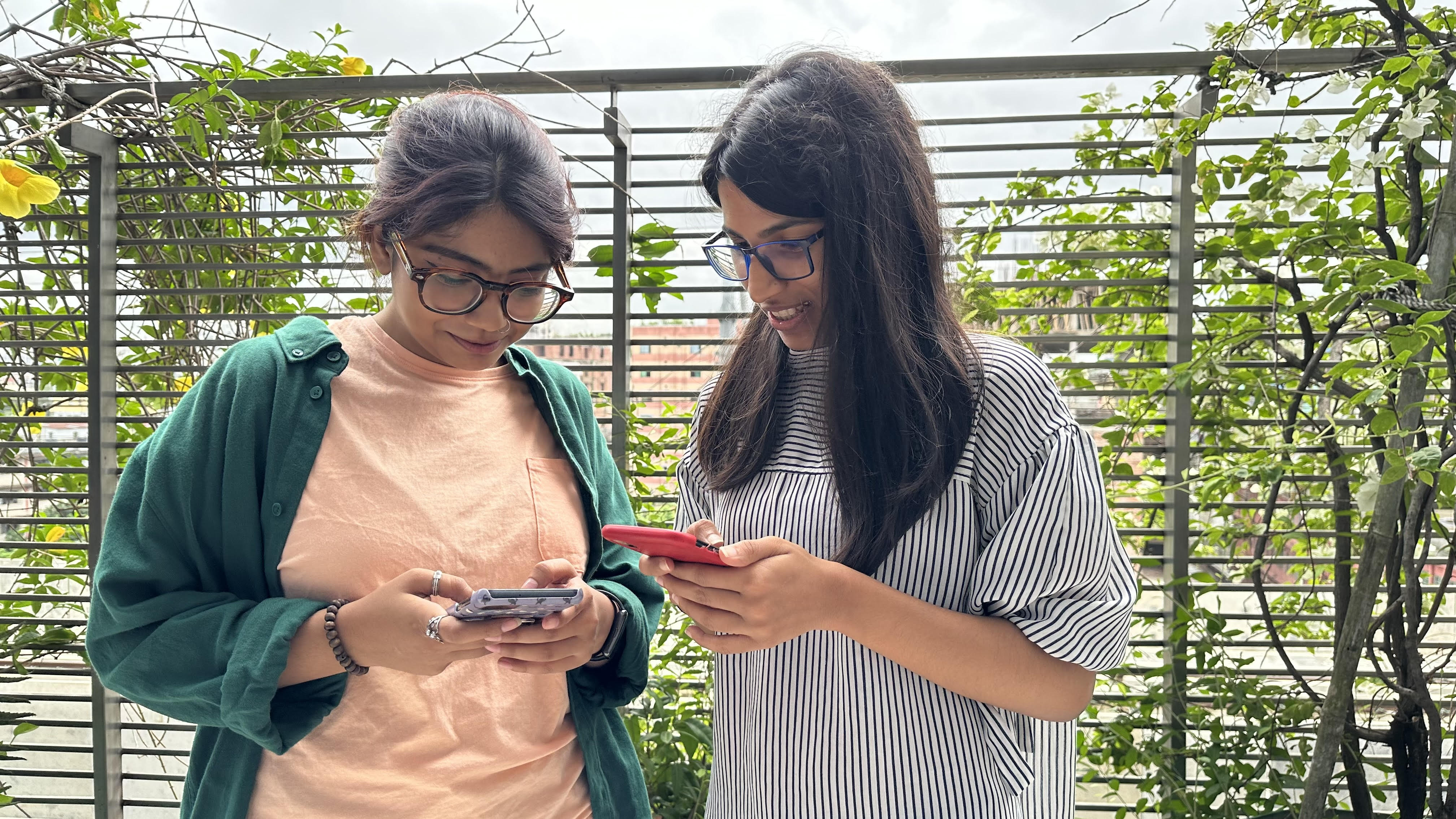 সন্তানকে প্রথম ফোন দেওয়ার আগে যে বিষয়ে খেয়াল রাখা উচিত