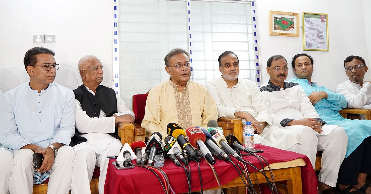 ‘মানুষ কষ্টে থাকলে গতবারের চেয়ে ১ লাখ বেশি পশু কোরবানি হলো কীভাবে’