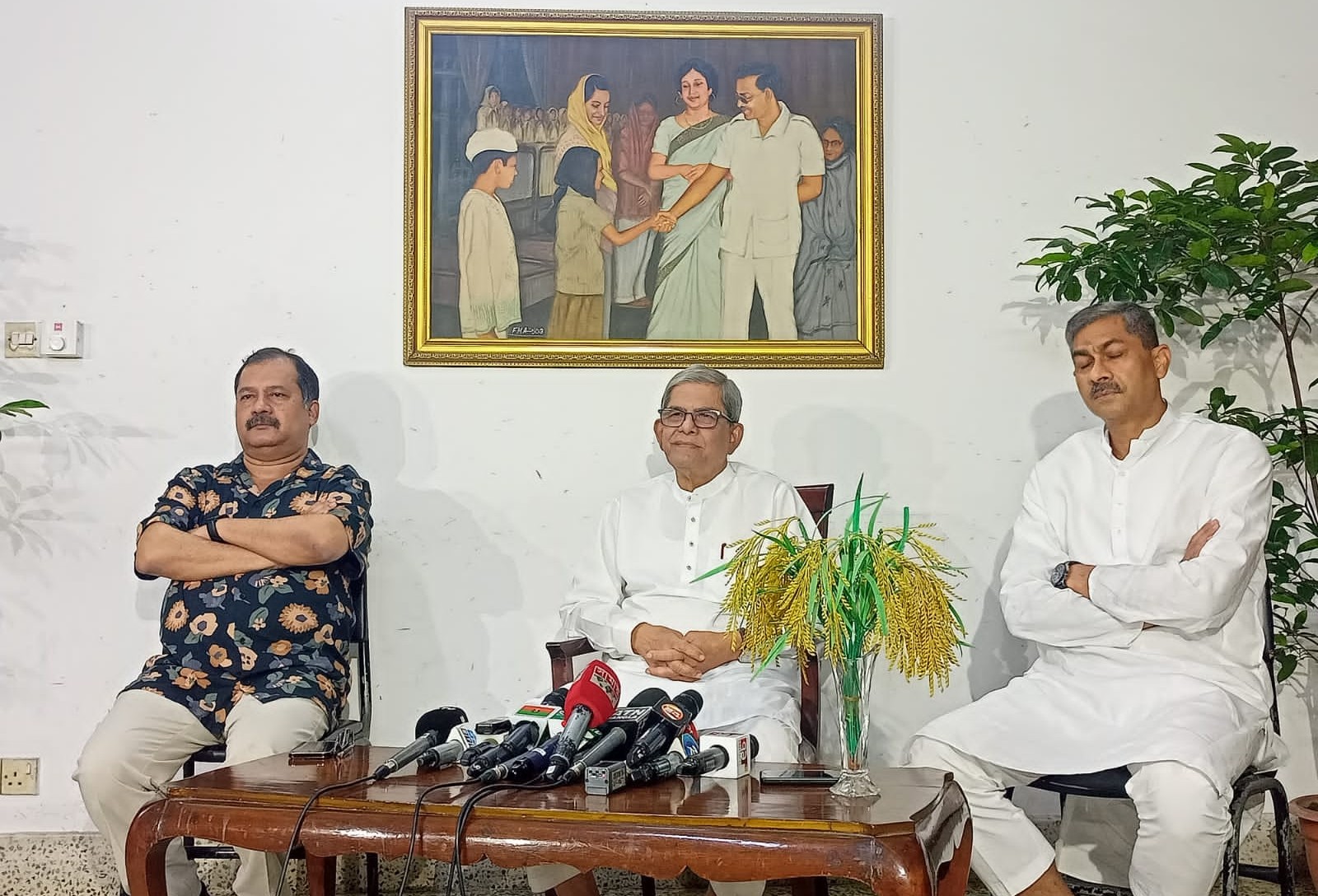 ‘কৃষিতে স্বয়ংসম্পূর্ণ হলে বছরে ৫৪ লাখ মেট্রিক টন খাদ্যশস্য আমদানি কেন?’